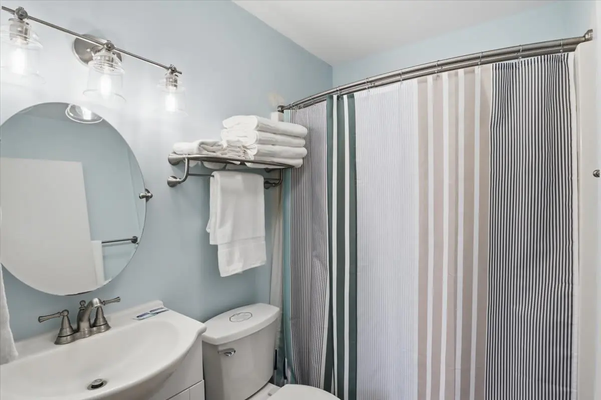Charming 3BR Cabin - LAKE VIEW - Camdenton