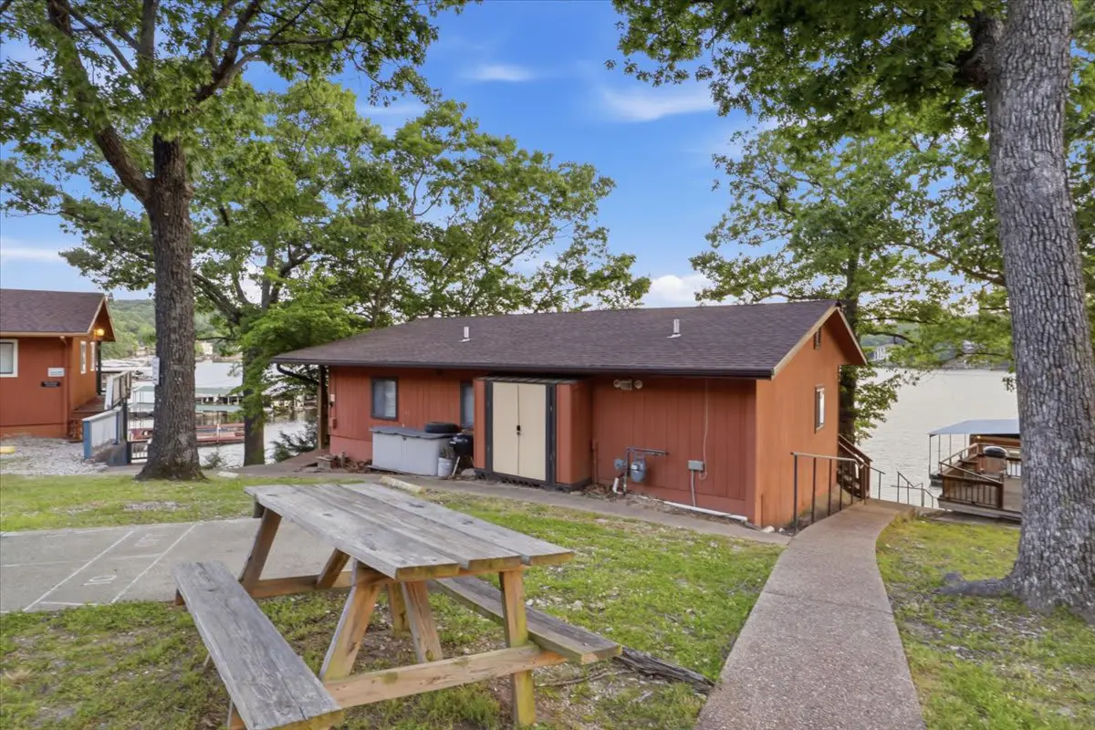 Charming 3BR Cabin - LAKE VIEW - Camdenton