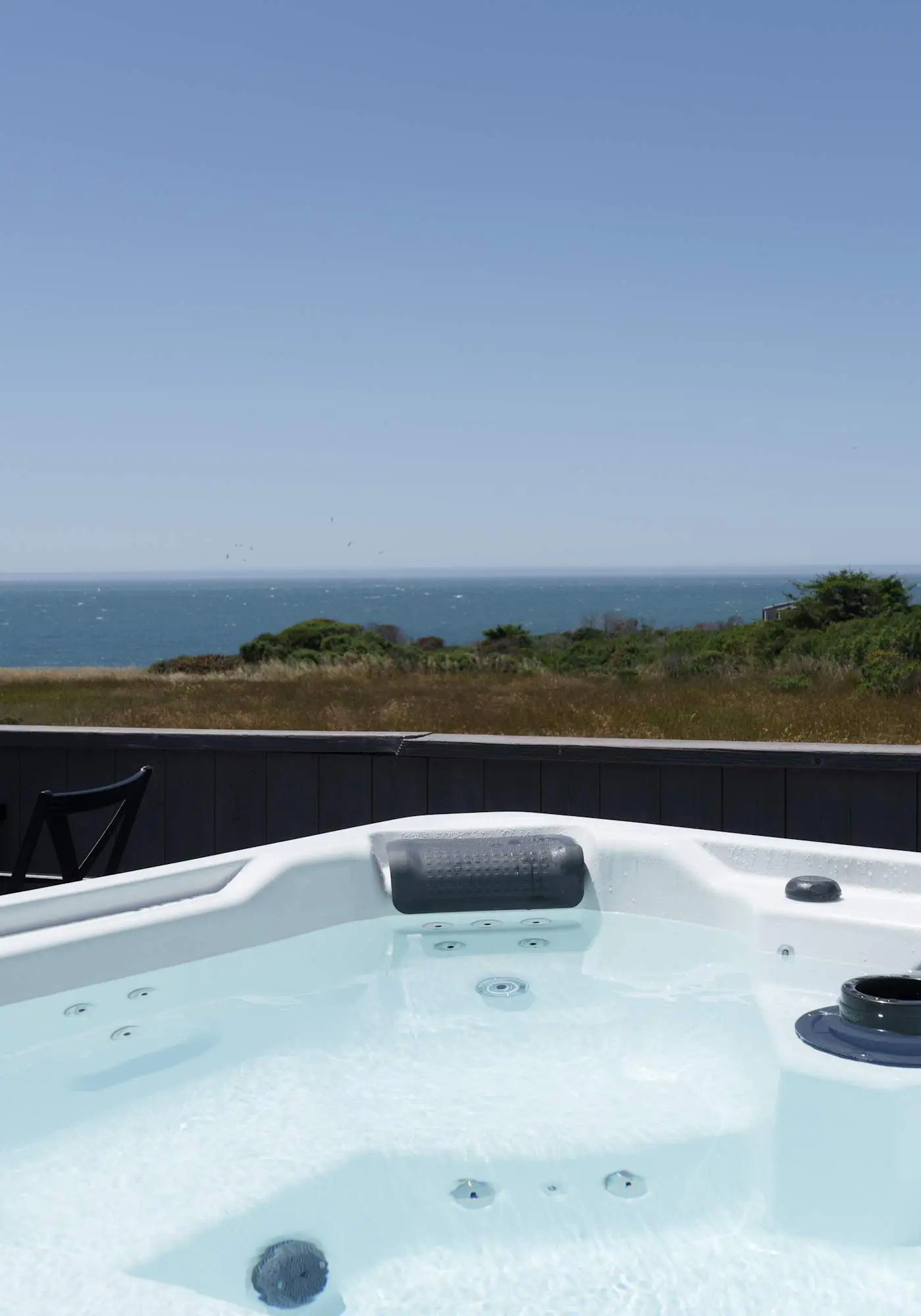 Sunhoma - Bluff-top coastal home with hot tub, ocean views, telescope