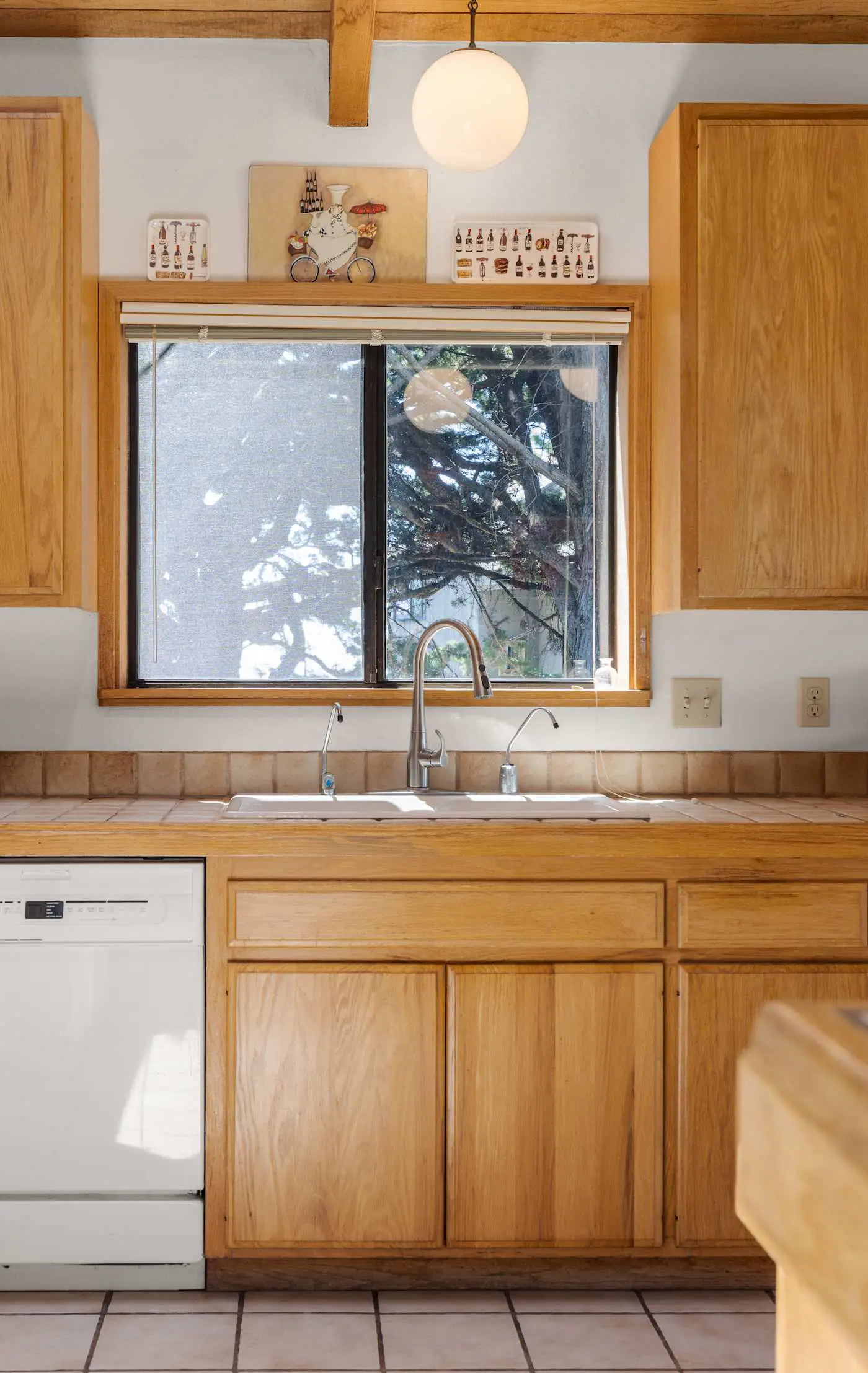 Sunhoma - Bluff-top coastal home with hot tub, ocean views, telescope