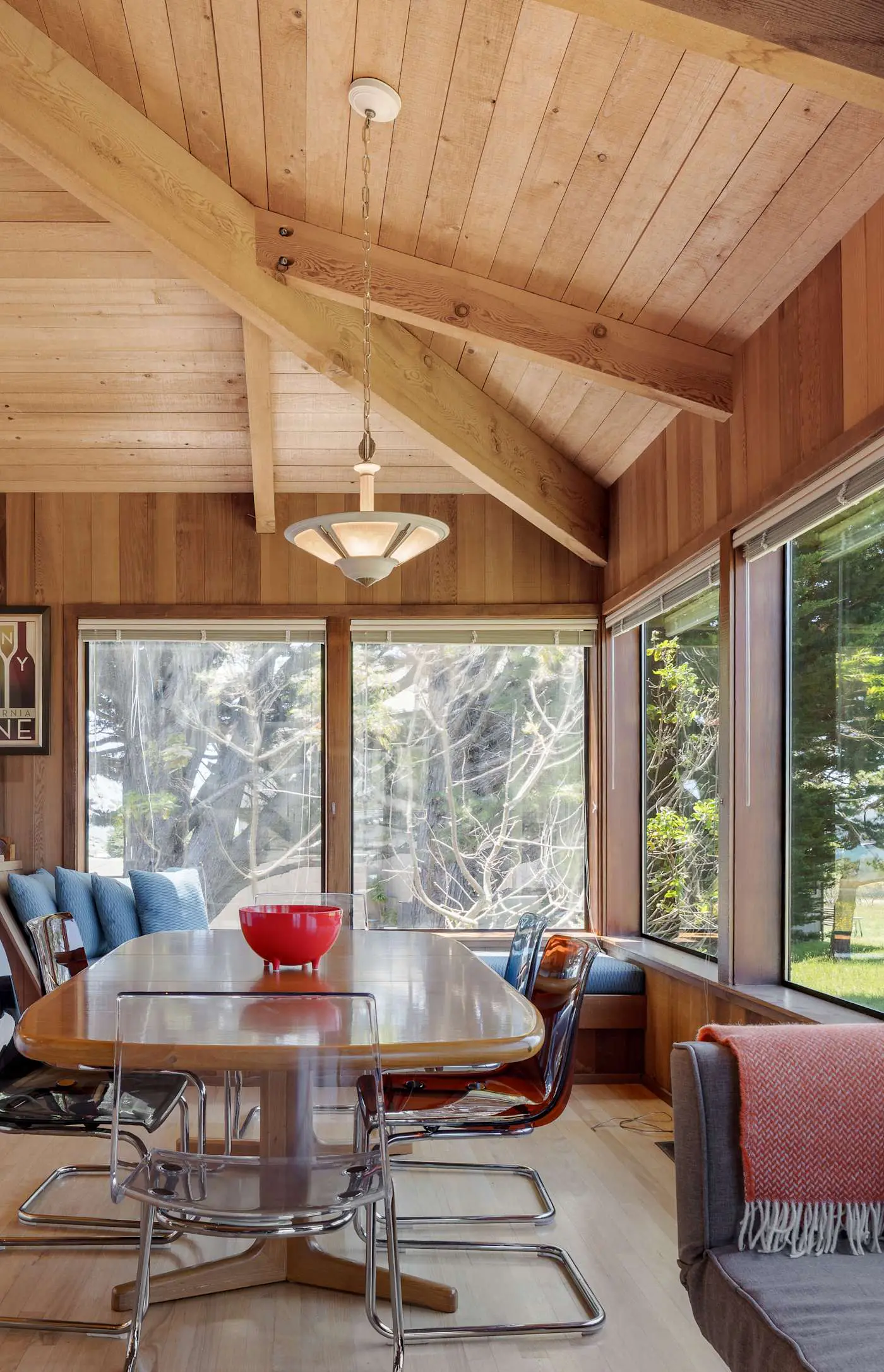 Sunhoma - Bluff-top coastal home with hot tub, ocean views, telescope