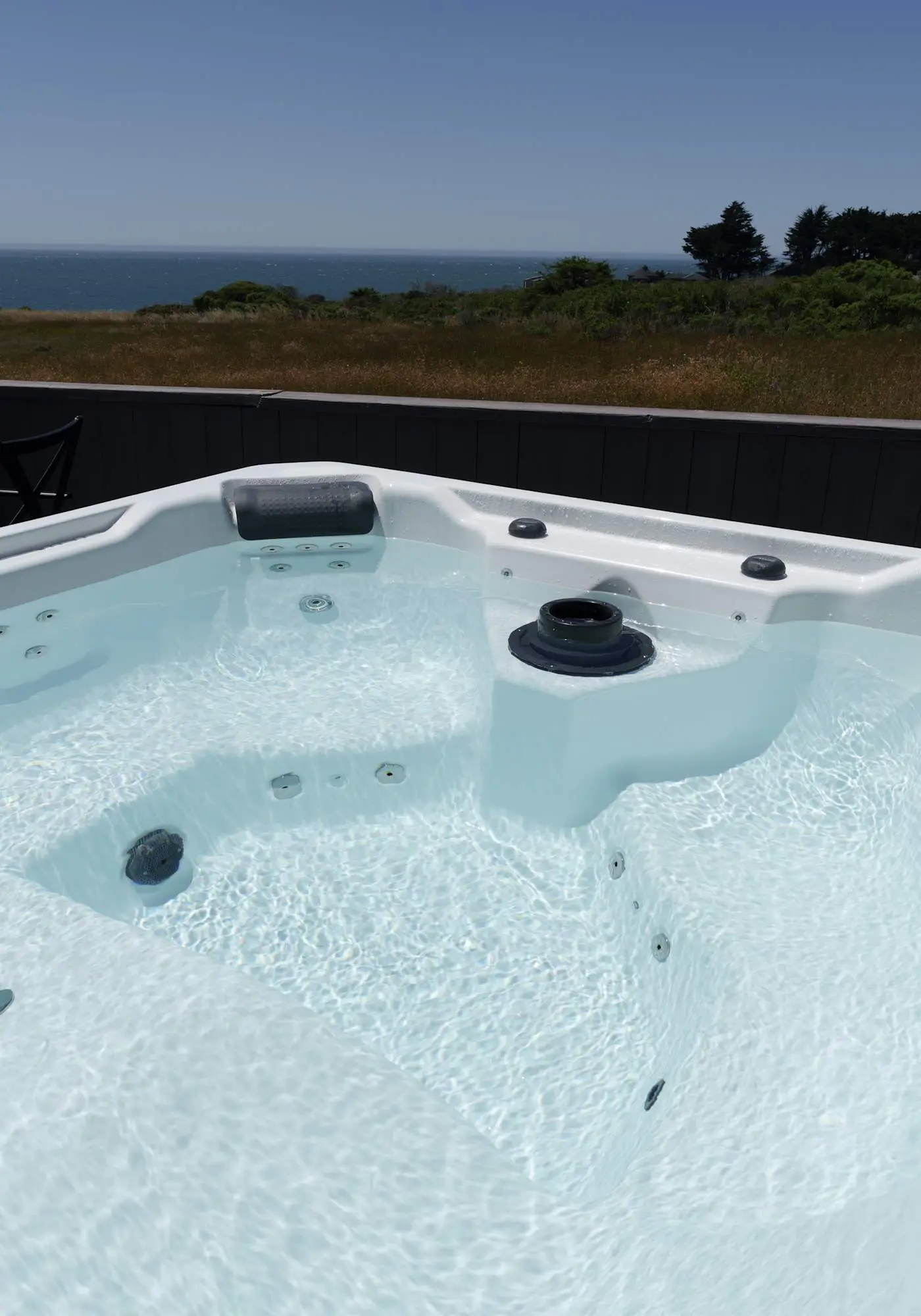 Sunhoma - Bluff-top coastal home with hot tub, ocean views, telescope