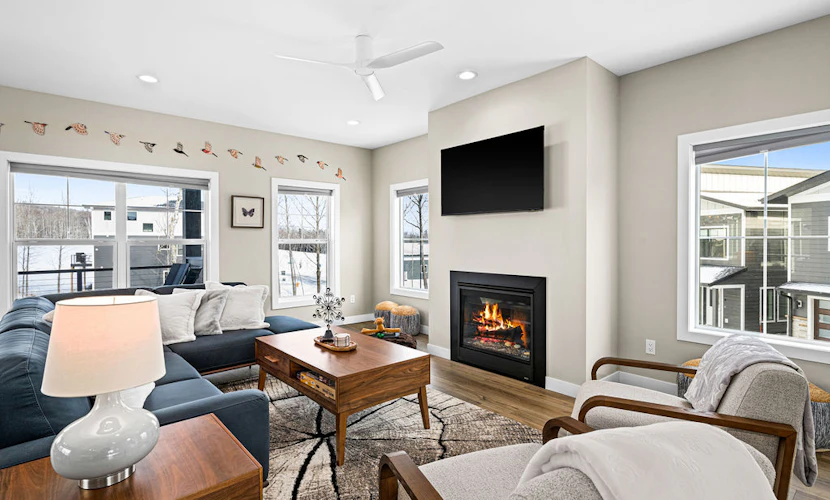 RiverWest White Pine- Hot Tub - Sauna- Dog Friendly