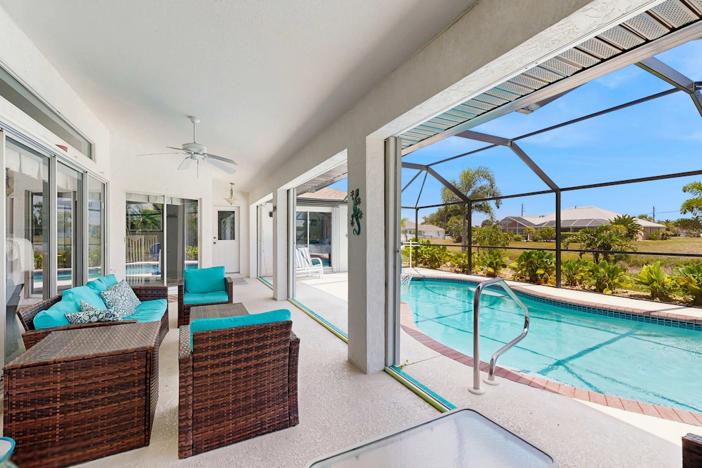 Spacious home, private pool, large kitchen