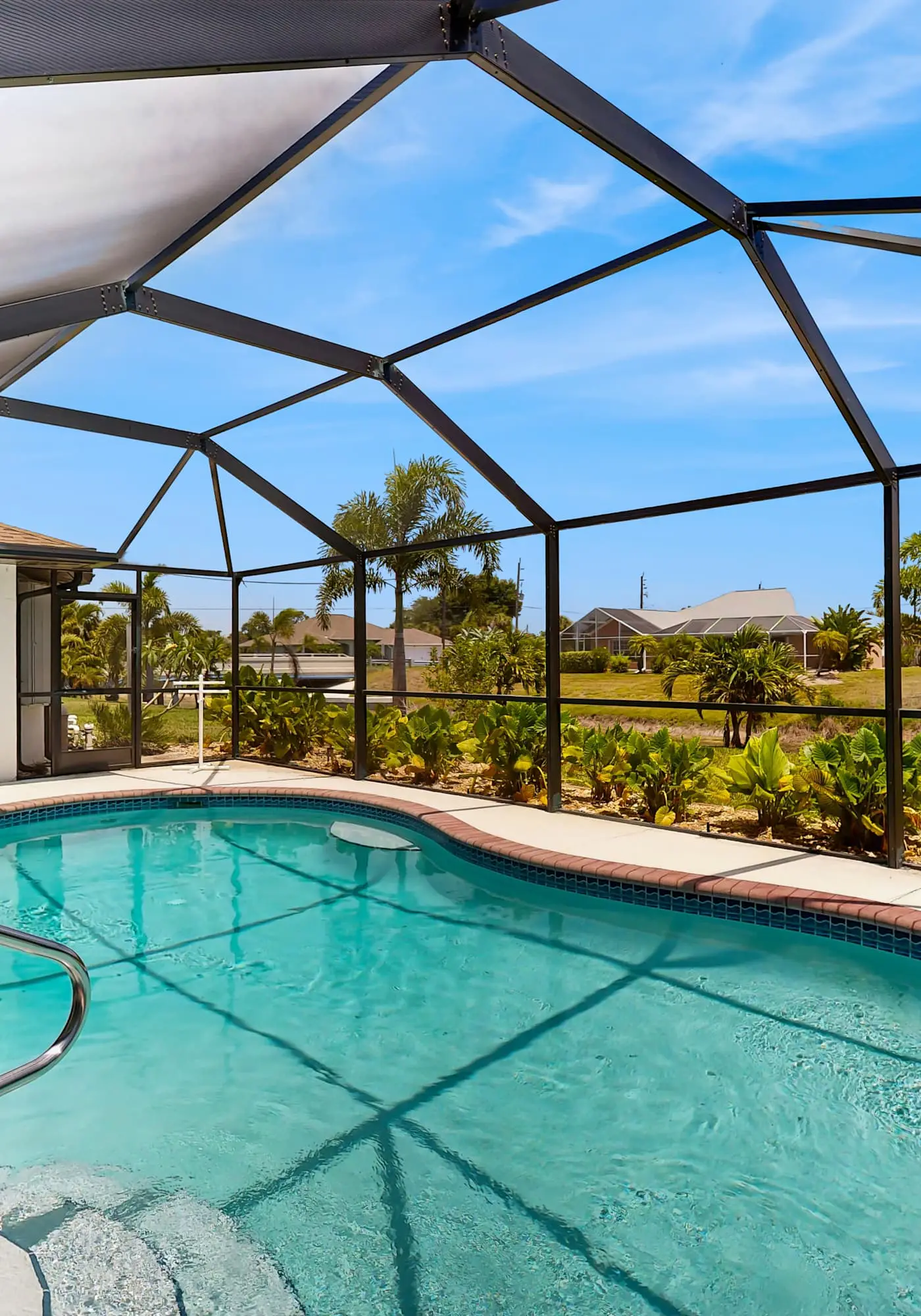Spacious home, private pool, large kitchen