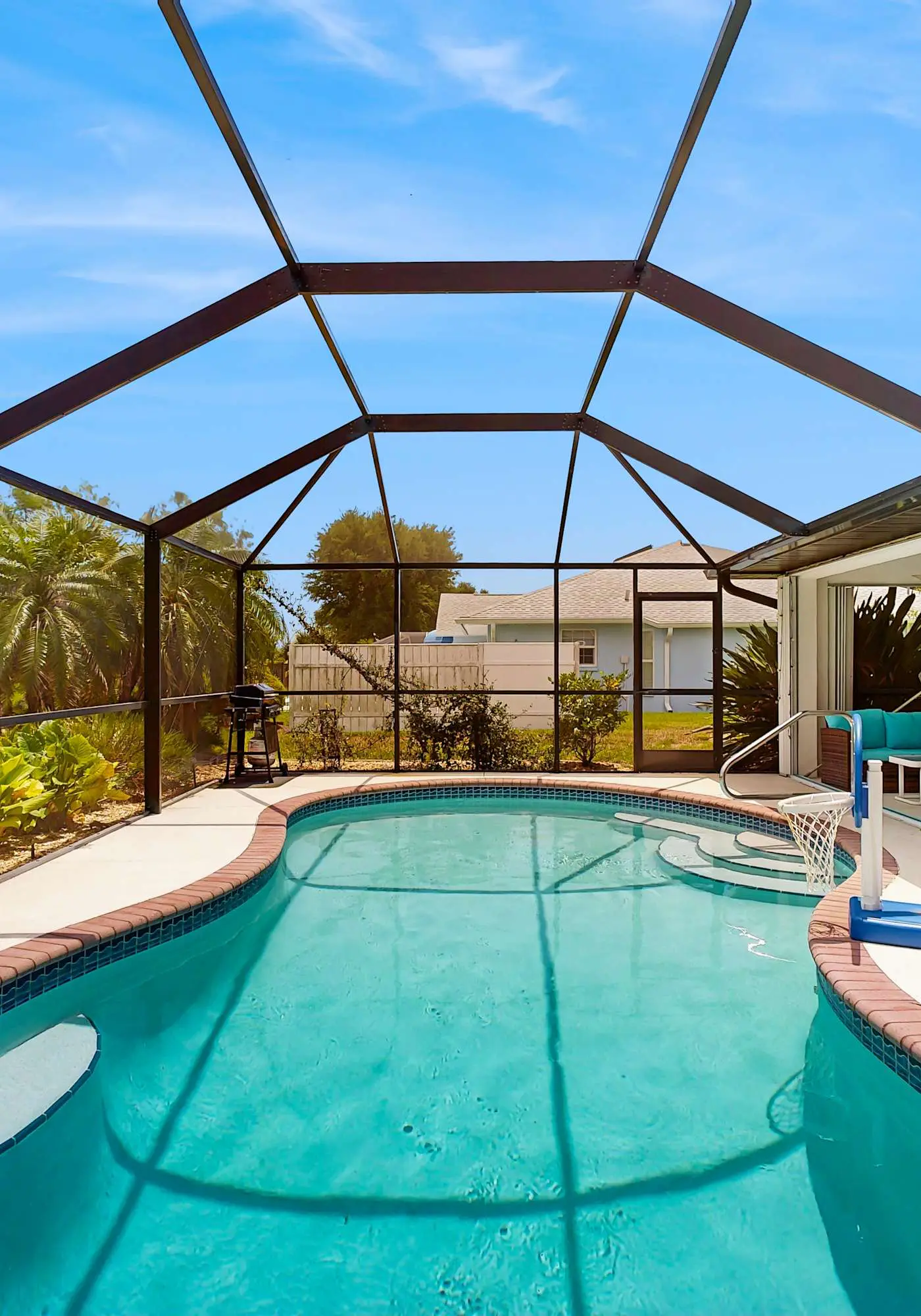 Spacious home, private pool, large kitchen