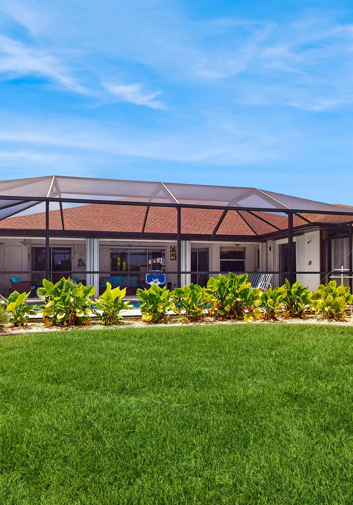 Spacious home, private pool, large kitchen