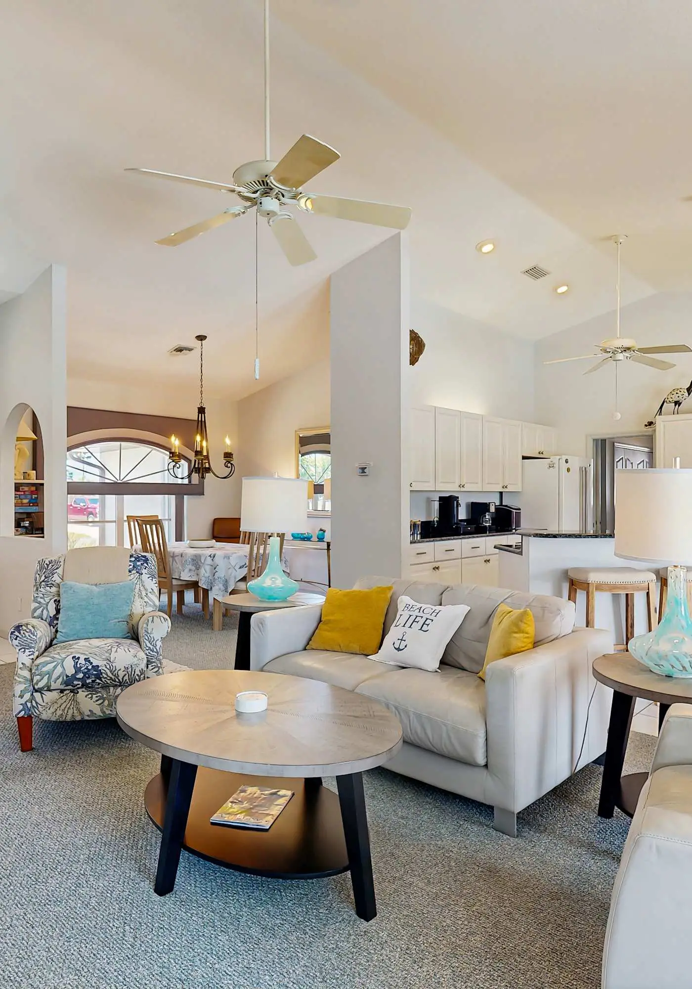 Spacious home, private pool, large kitchen