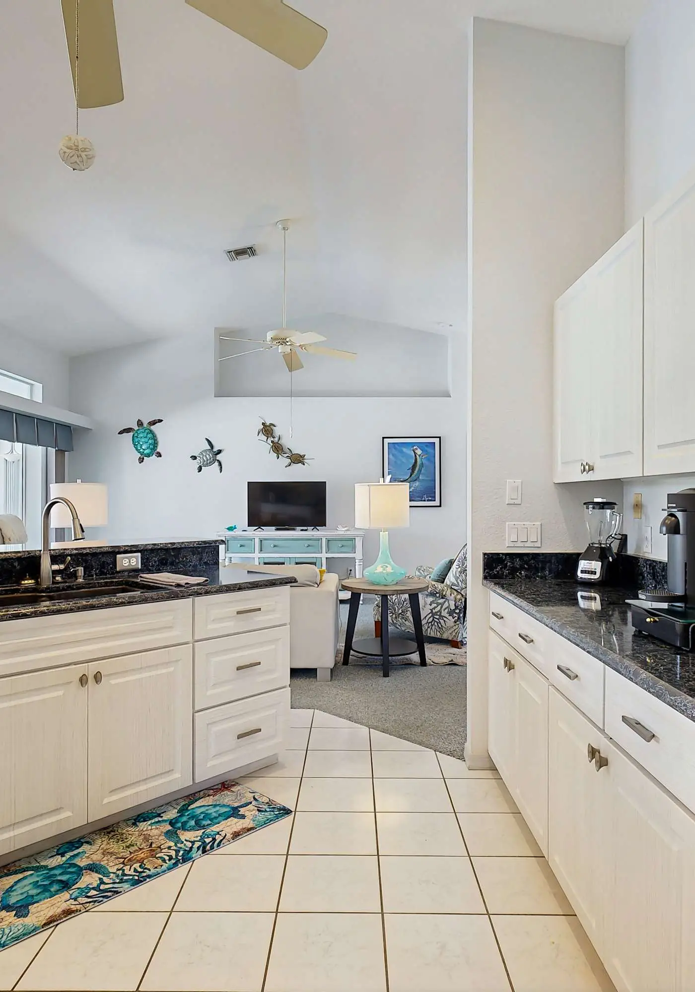 Spacious home, private pool, large kitchen