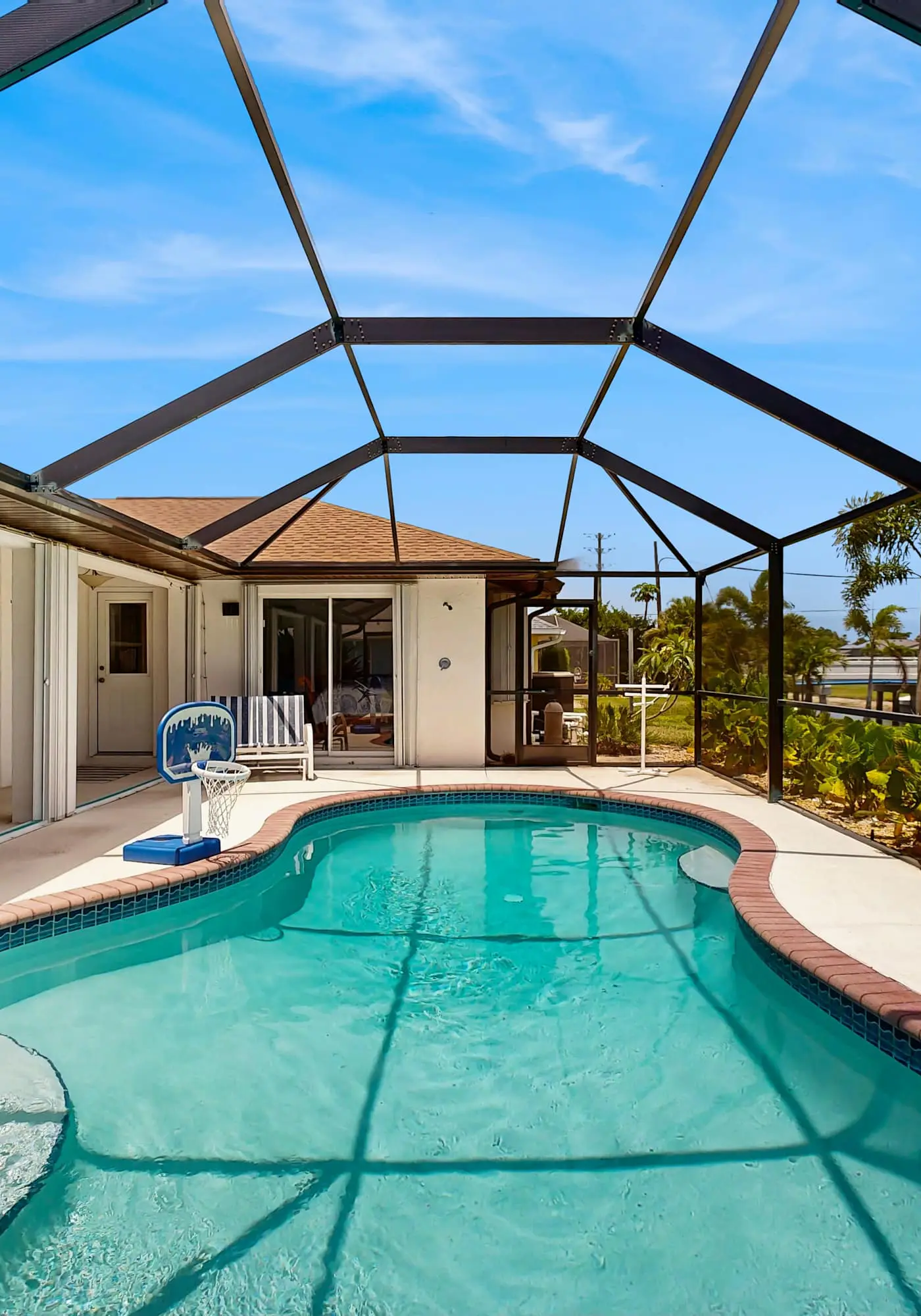 Spacious home, private pool, large kitchen