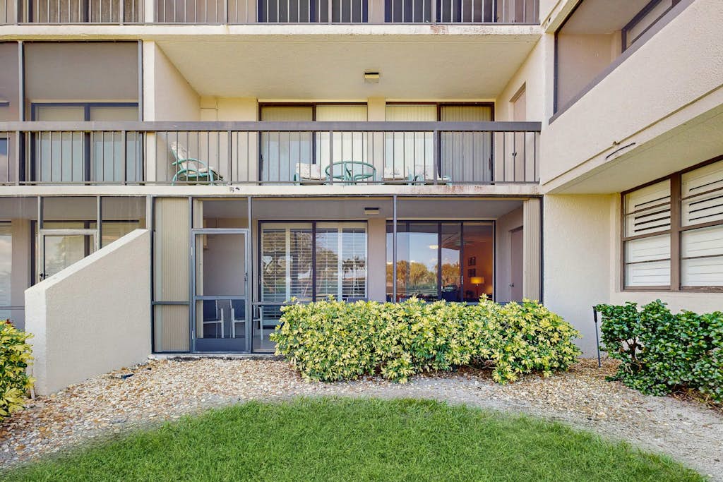 Cozy condo with shared pool, water view