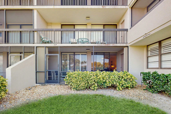 Cozy condo with shared pool, water view