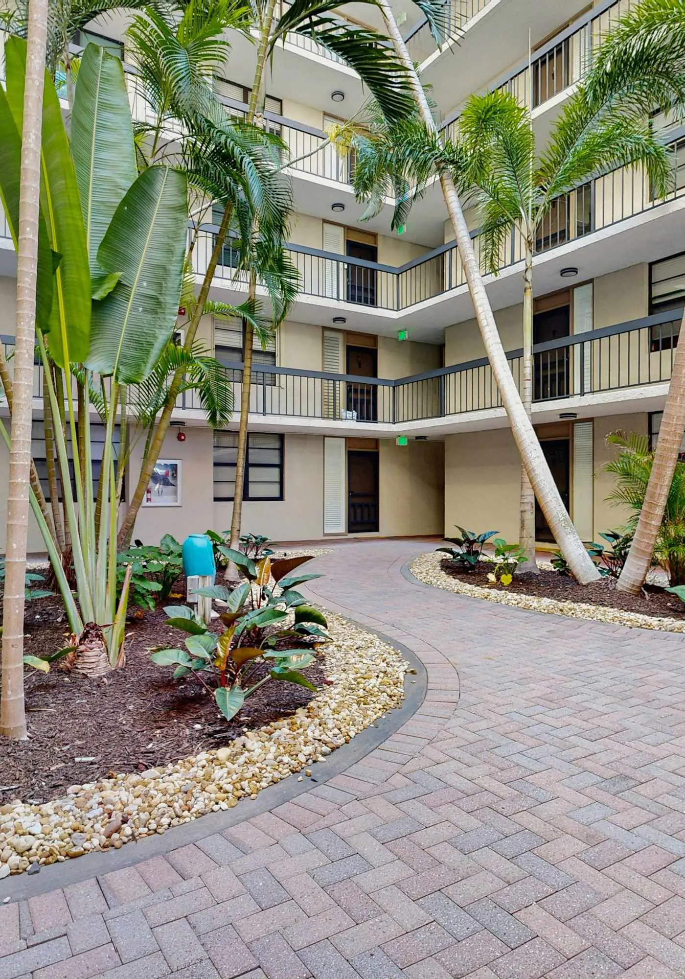 Cozy condo with shared pool, water view