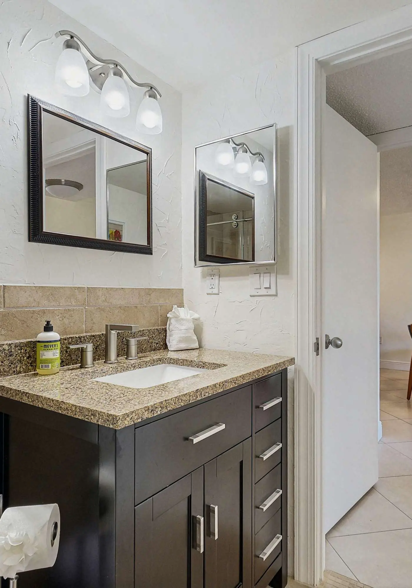 Cozy condo with shared pool, water view