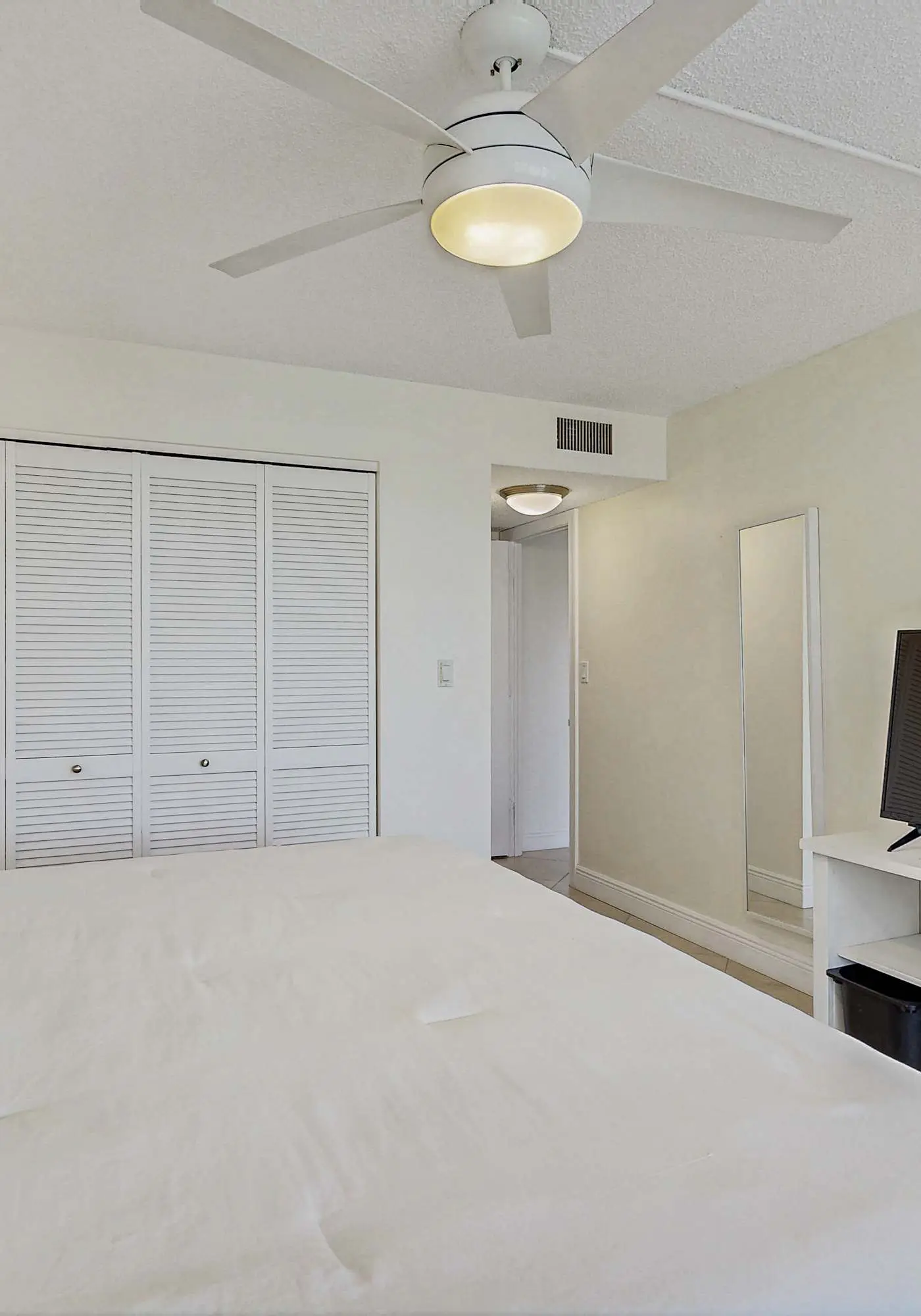 Cozy condo with shared pool, water view
