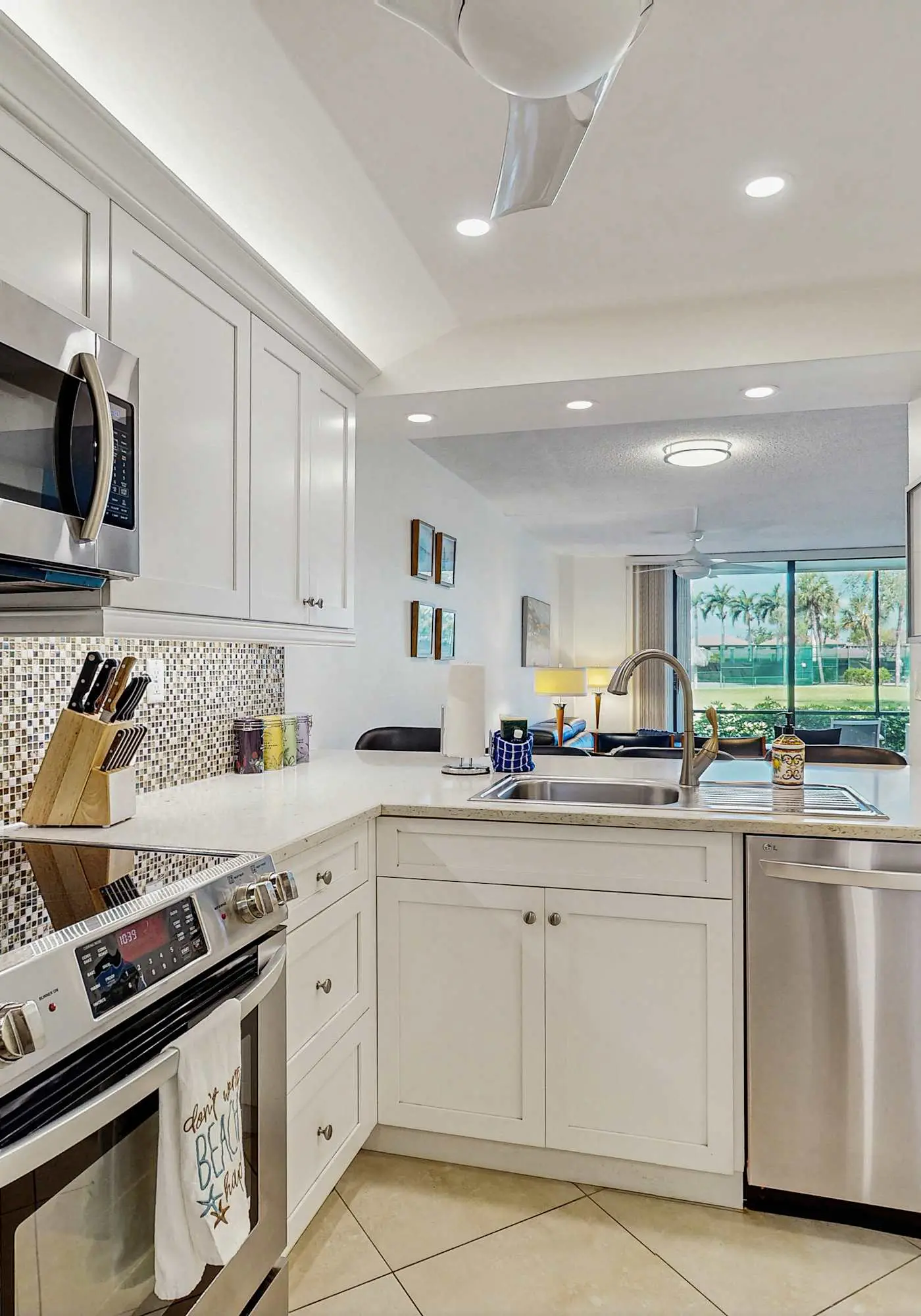 Cozy condo with shared pool, water view