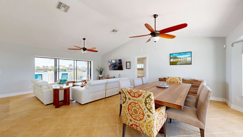 Marco Island Oasis, Private Pool, Waterfront & Family Fun!