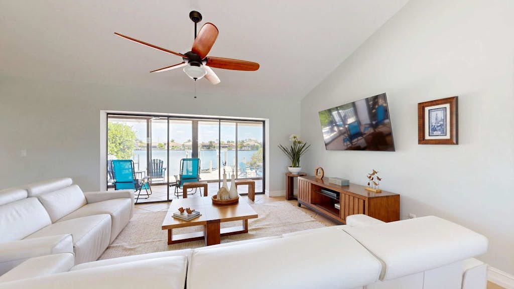Marco Island Oasis, Private Pool, Waterfront & Family Fun!