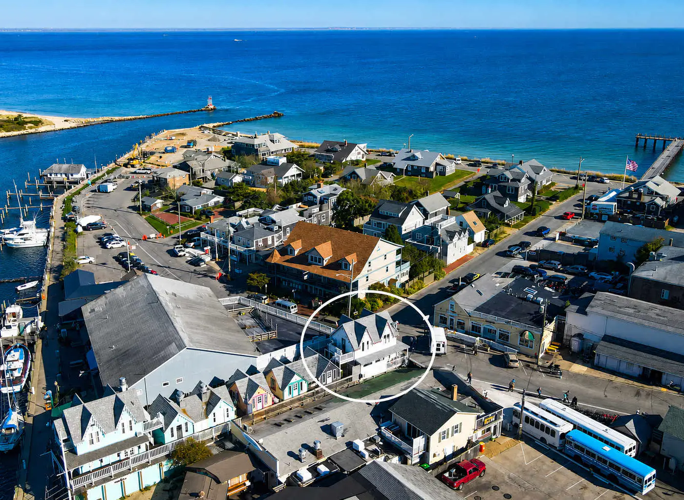 Cozy Downtown Studio - Walk to Ferry & Town