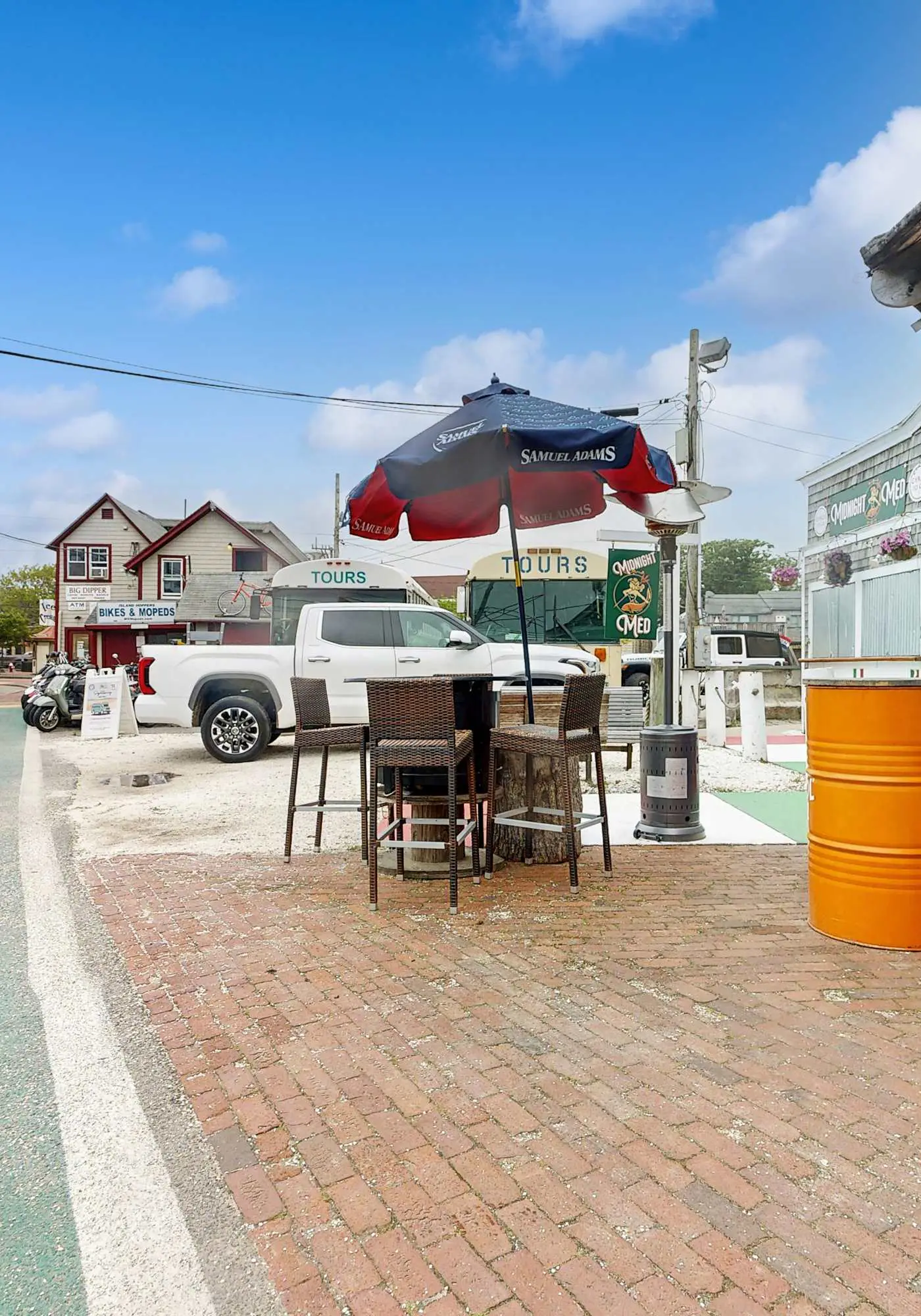 Cozy Downtown Studio - Walk to Ferry & Town