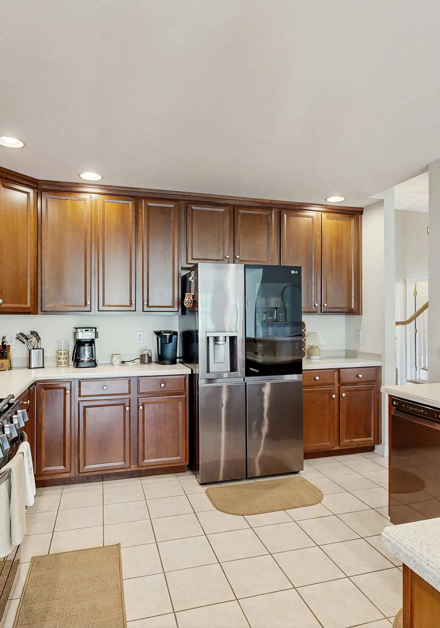 Swann Cove spacious house with community pool