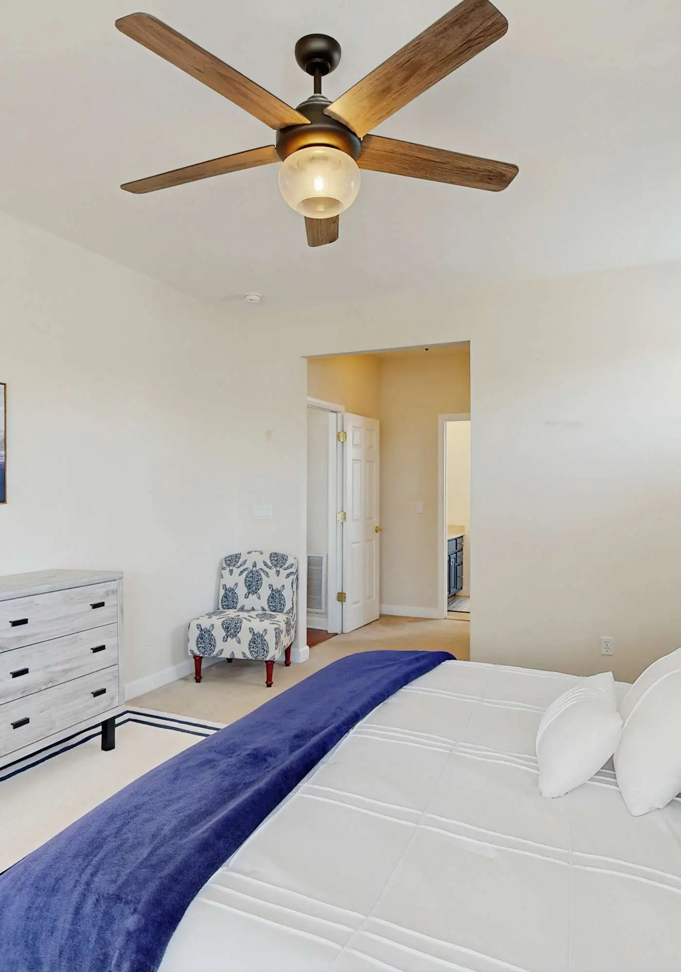 Swann Cove spacious house with community pool