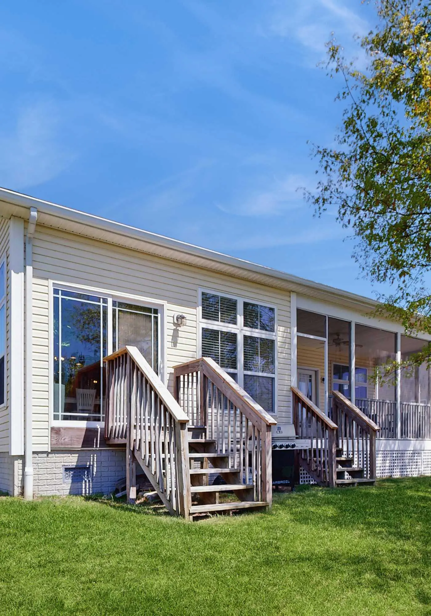 Swann Cove spacious house with community pool