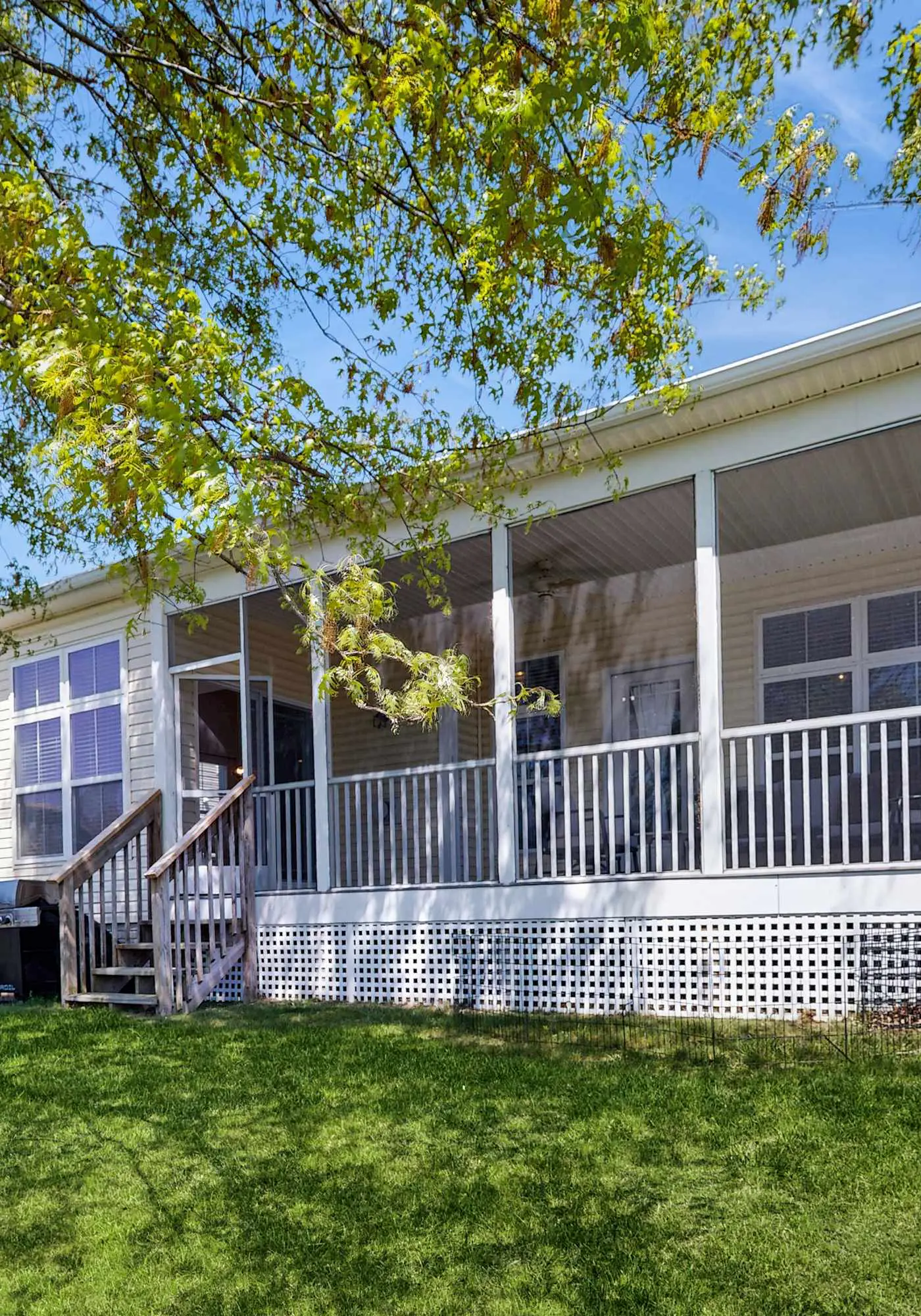 Swann Cove spacious house with community pool