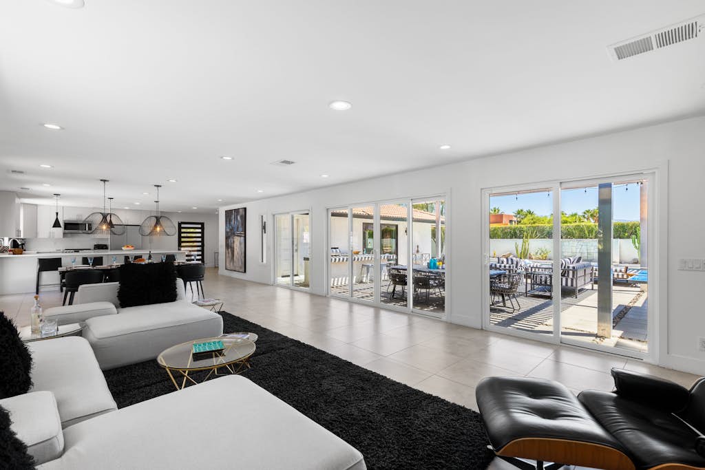 Movie Colony Moderne: Luxury 4BR | Private Pool & Spa | Iconic Neighborhood
