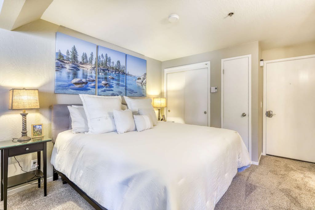 Cozy Tahoe Village Studio Near Heavenly Ski Resort