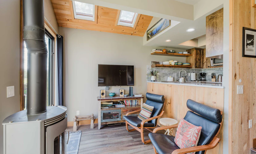 Lakeview Meadow Retreat