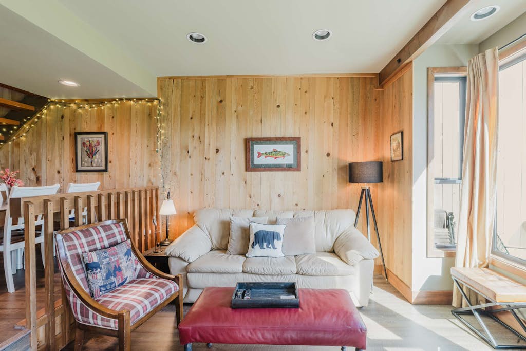 Lakeview Meadow Retreat
