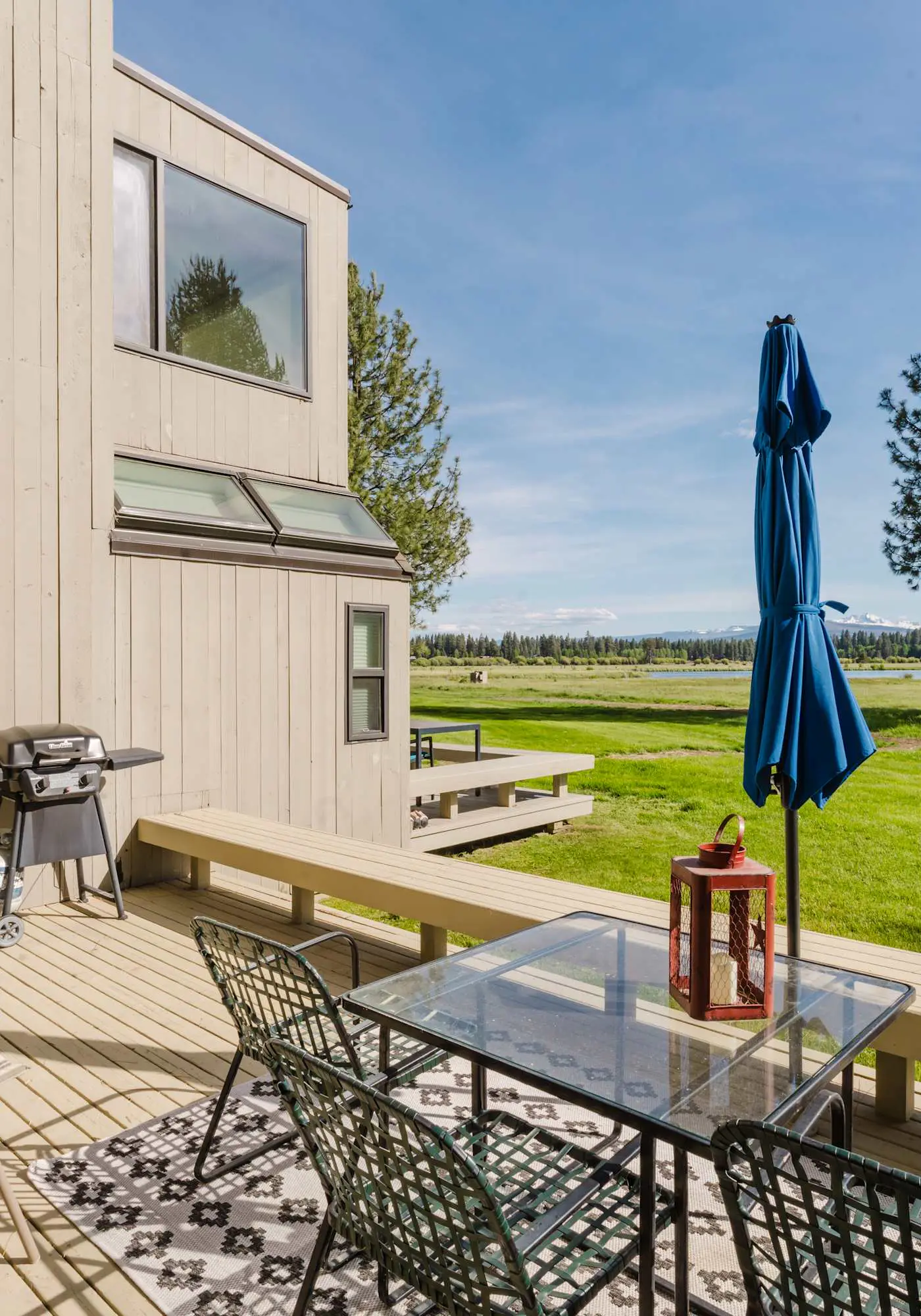 Lakeview Meadow Retreat