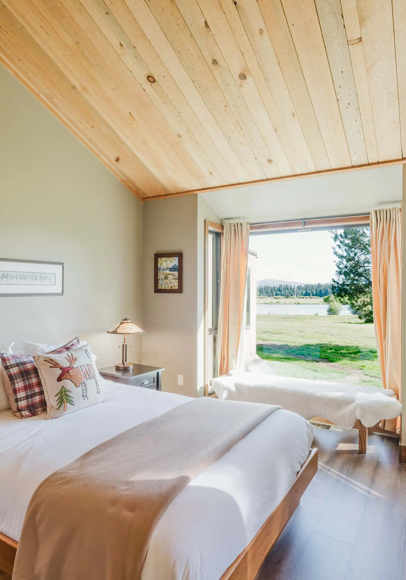 Lakeview Meadow Retreat