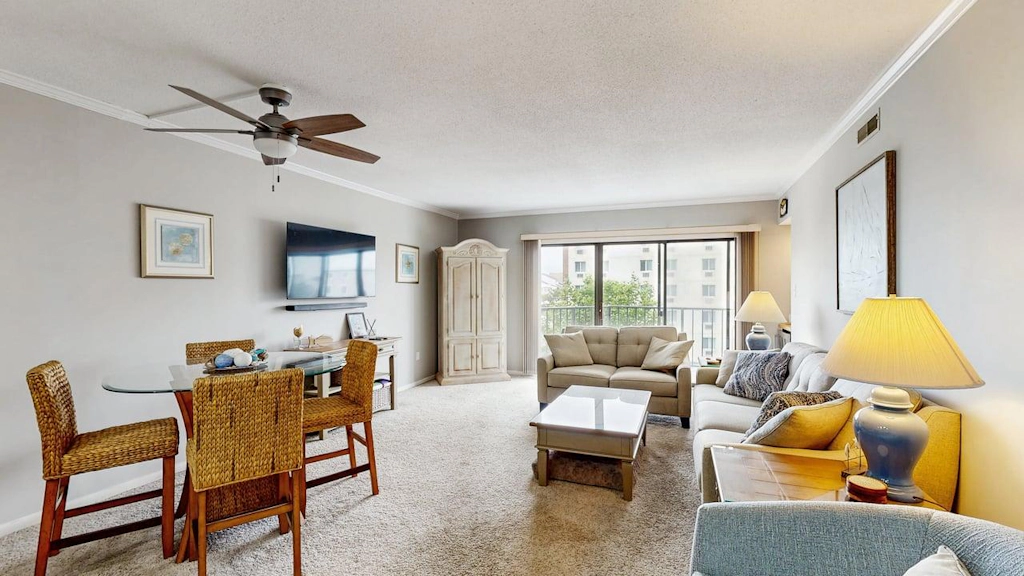 Royal Hawaiian 205