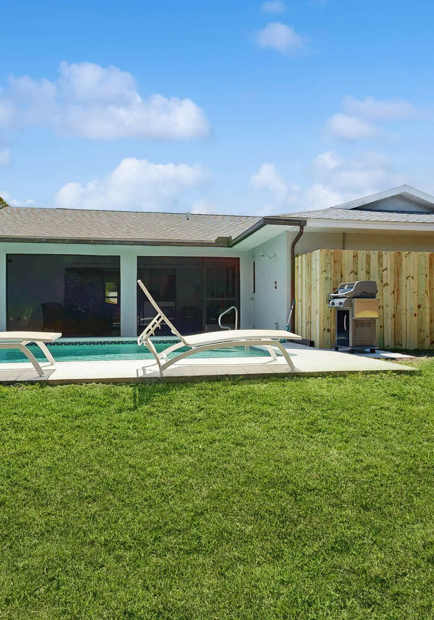 Port Charlotte Oasis Private Pool Home with Spacious Kitchen