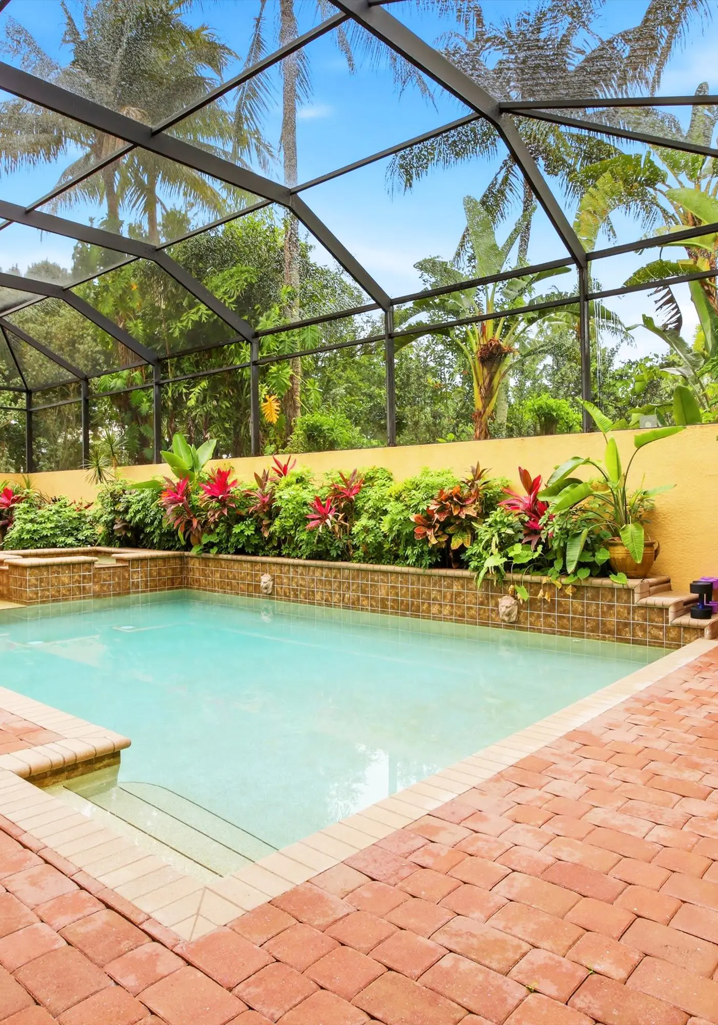 Gorgeous luxury home w private pool & outdoor space