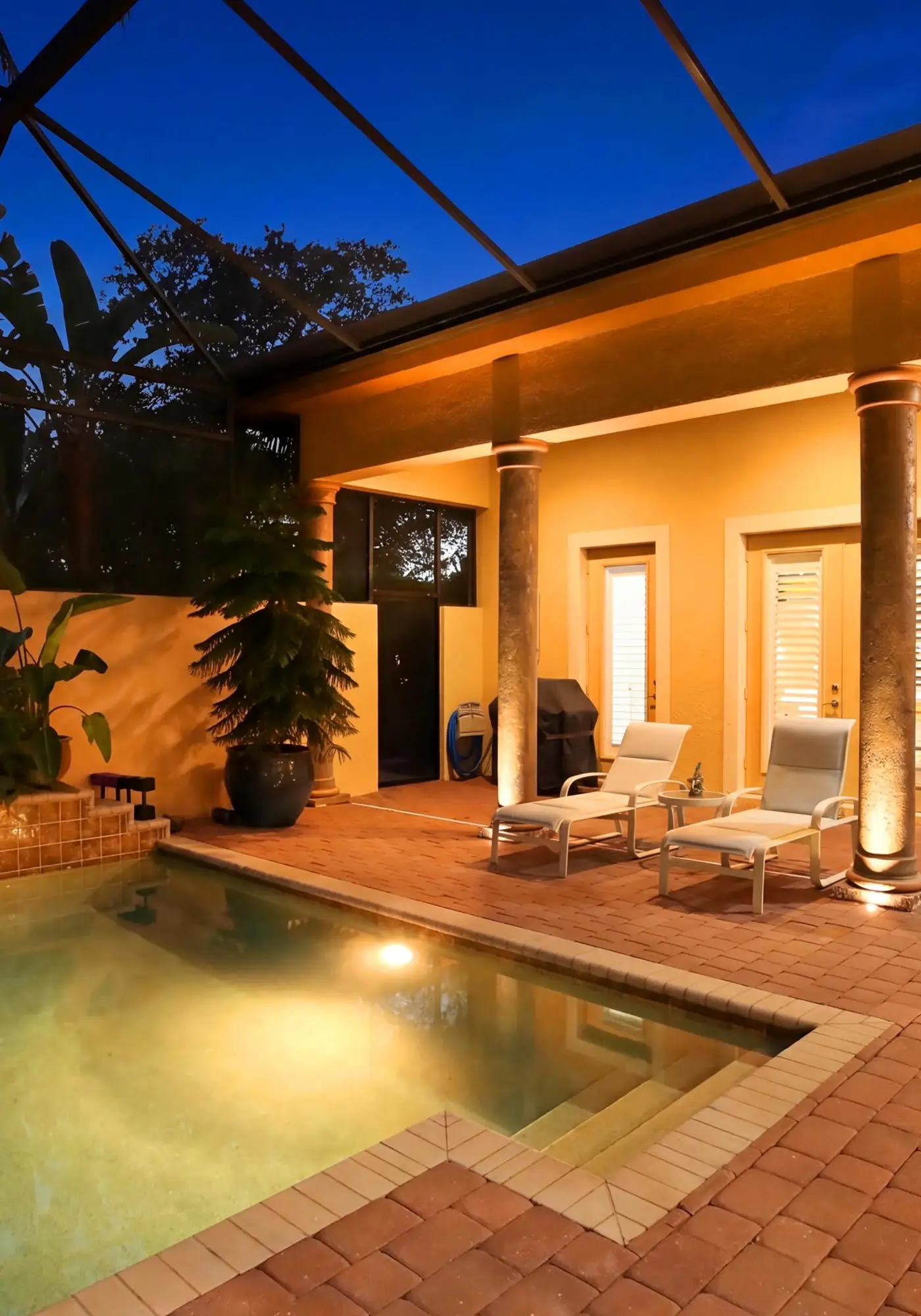 Gorgeous luxury home w private pool & outdoor space