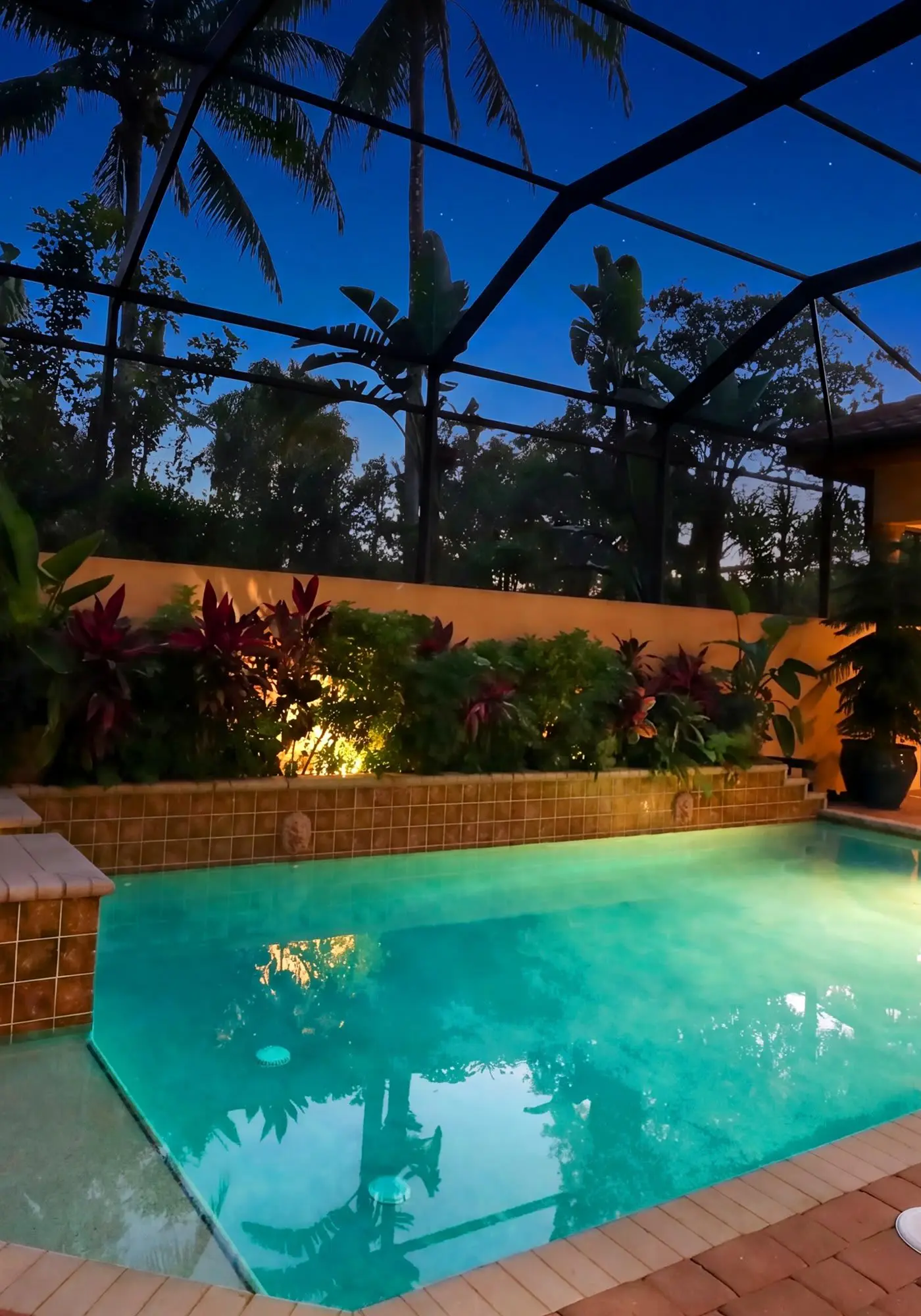 Gorgeous luxury home w private pool & outdoor space