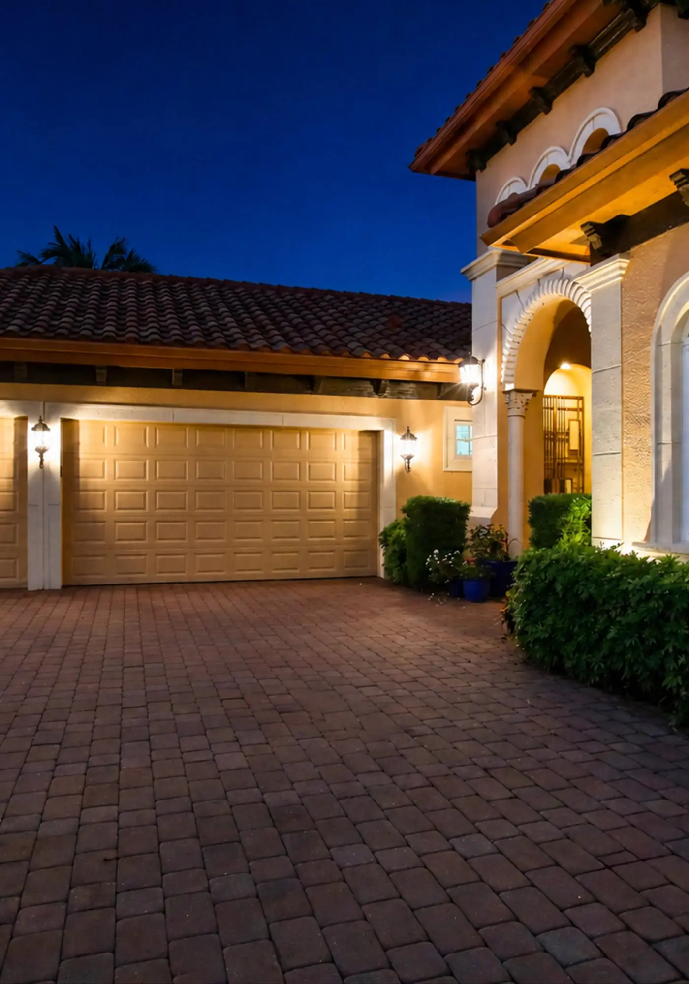 Gorgeous luxury home w private pool & outdoor space