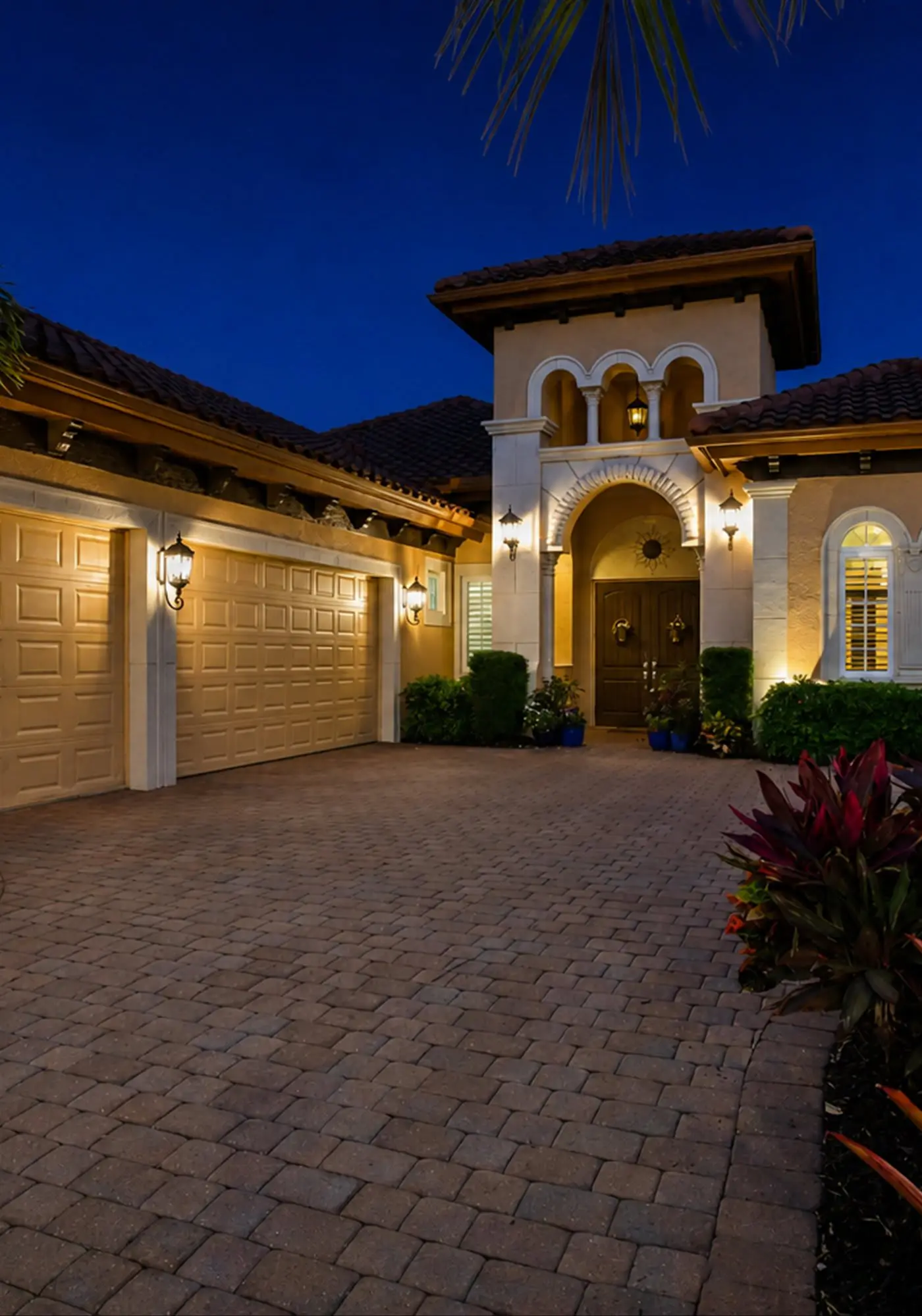 Gorgeous luxury home w private pool & outdoor space