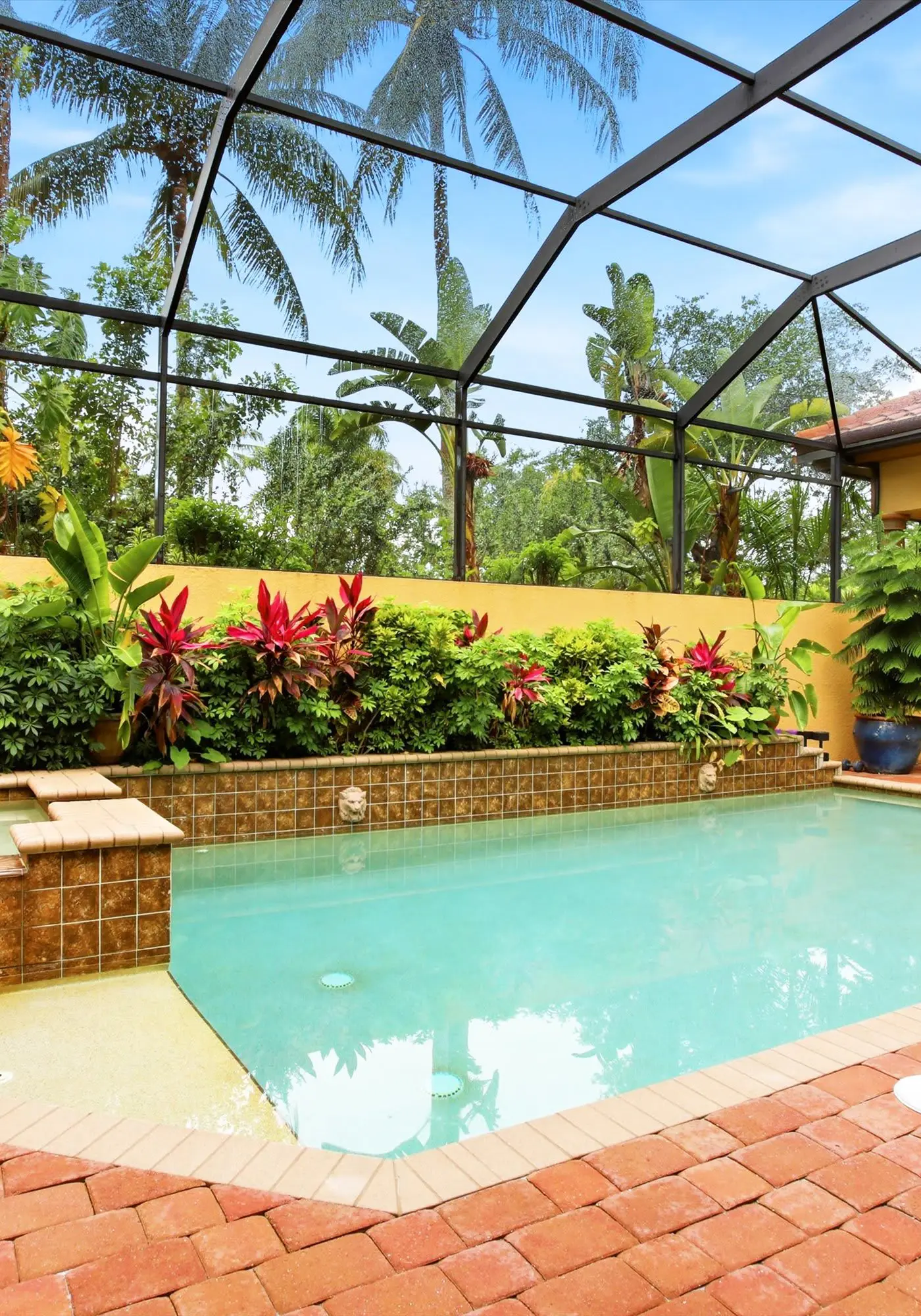 Gorgeous luxury home w private pool & outdoor space