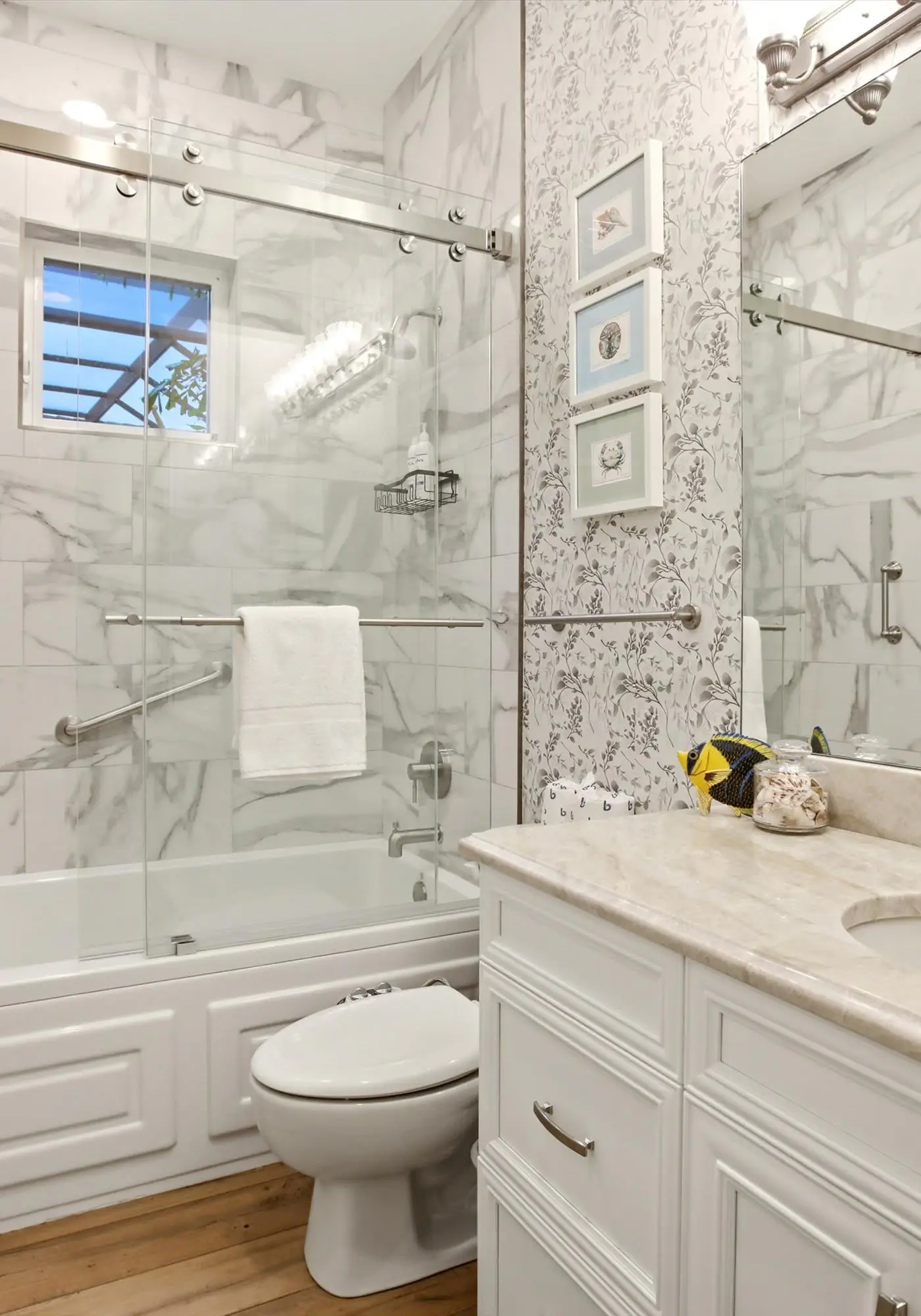 Gorgeous luxury home w private pool & outdoor space