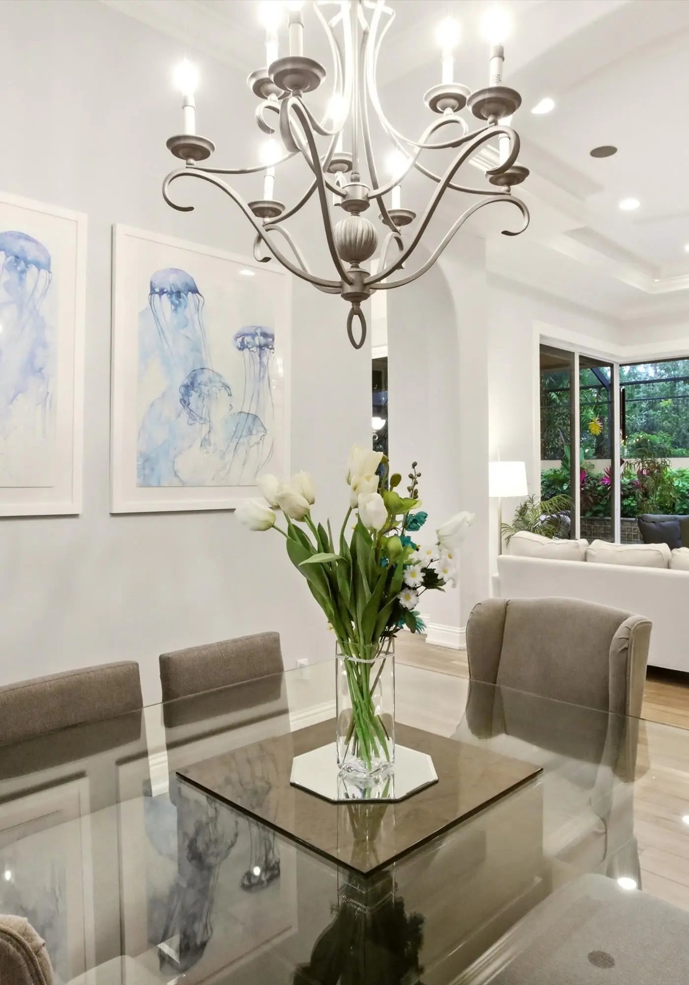 Gorgeous luxury home w private pool & outdoor space