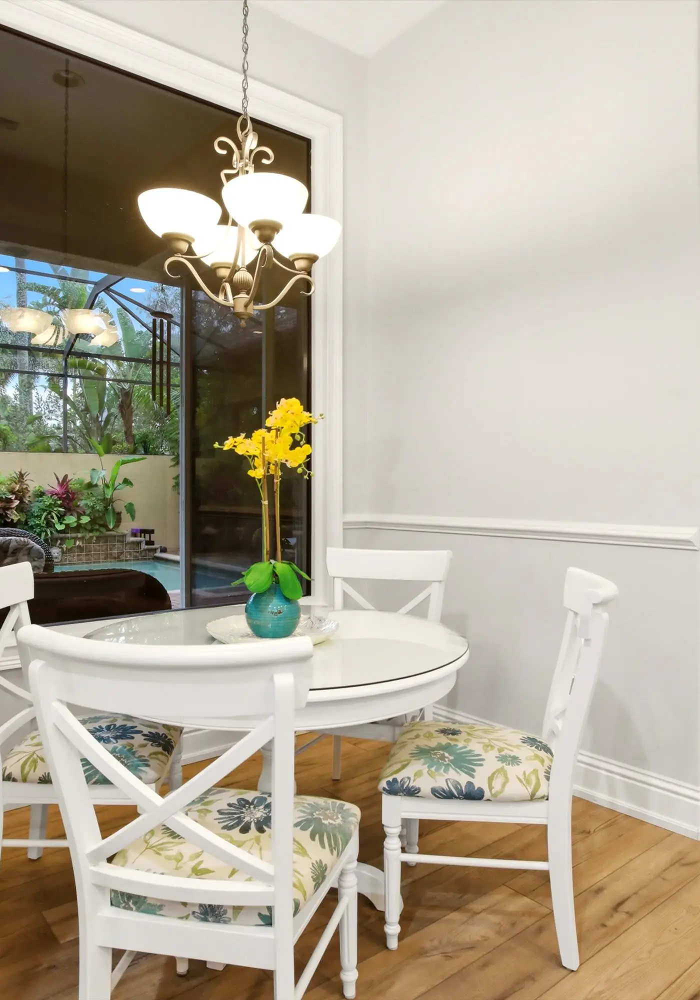 Gorgeous luxury home w private pool & outdoor space
