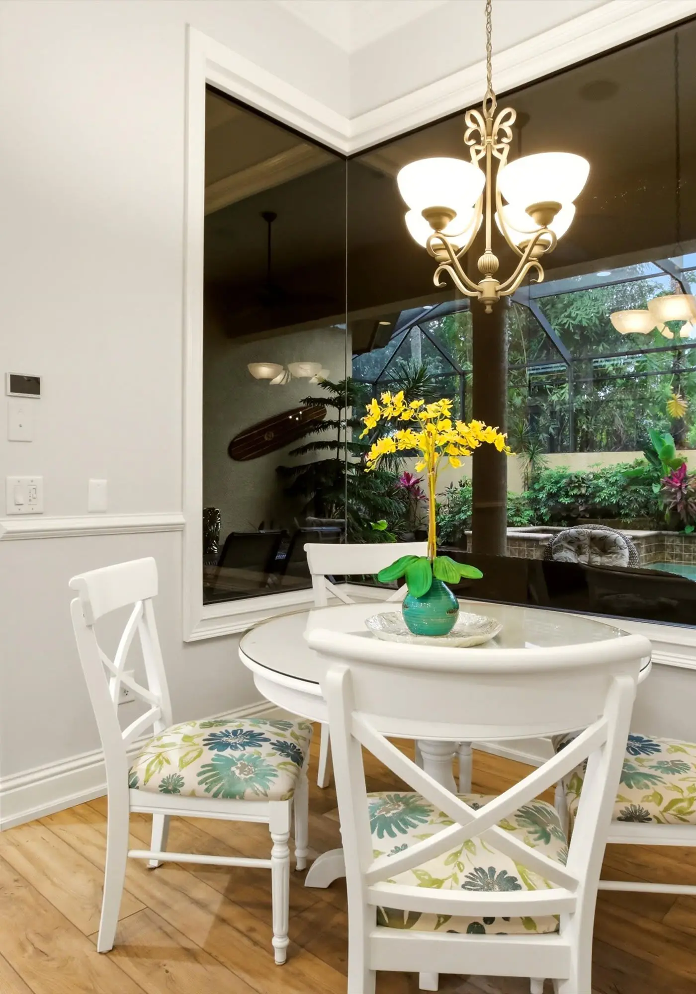 Gorgeous luxury home w private pool & outdoor space