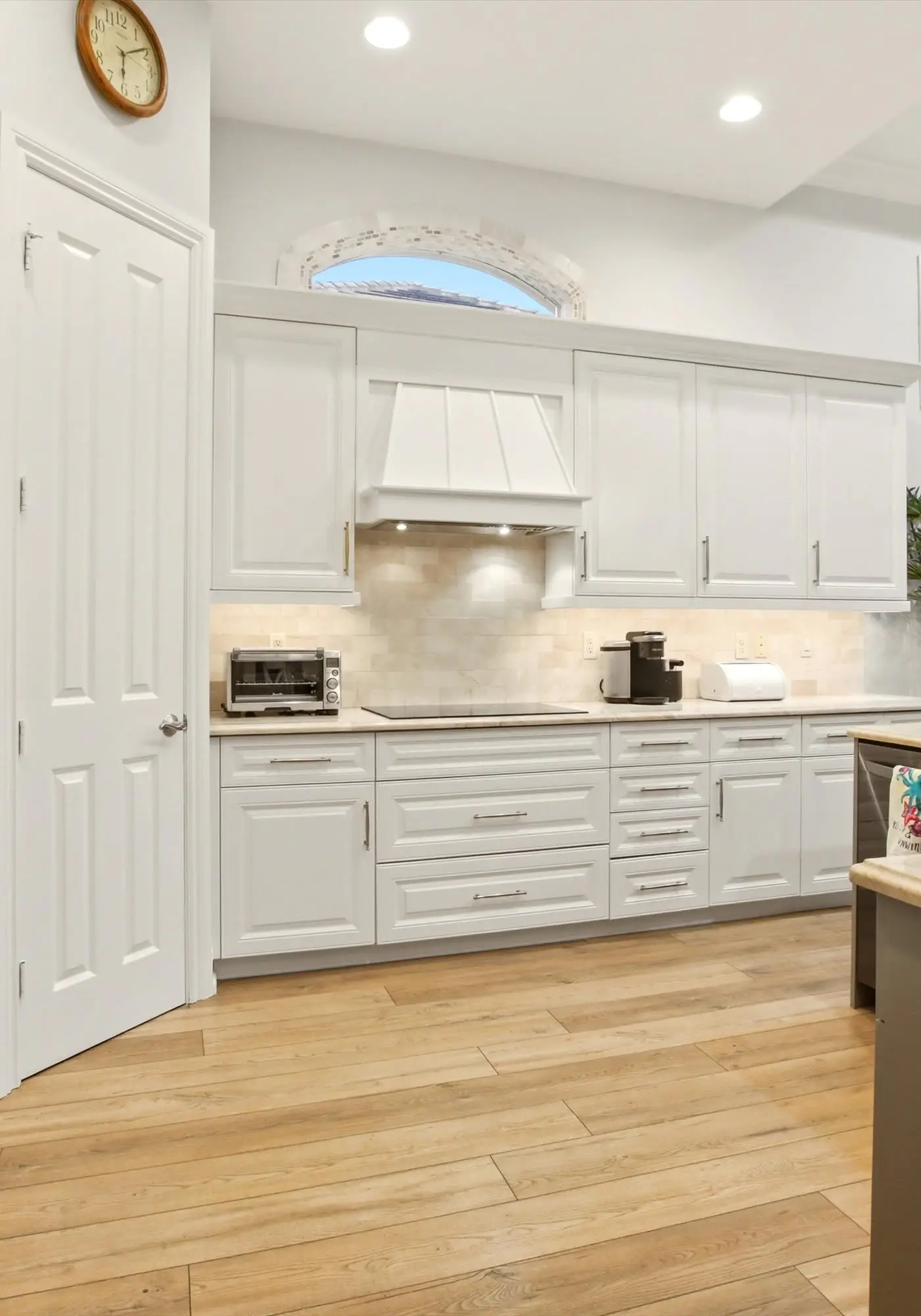 Gorgeous luxury home w private pool & outdoor space