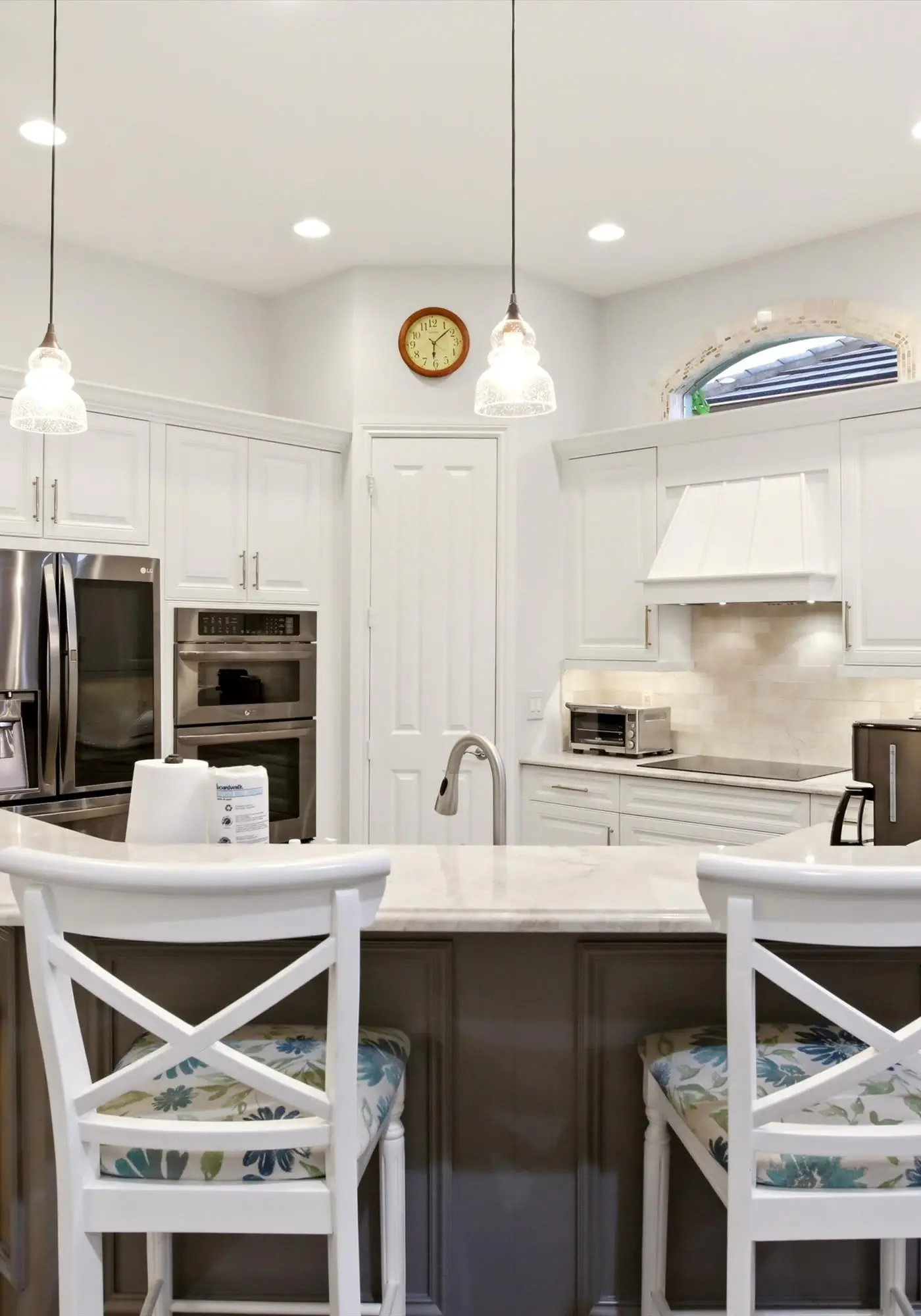 Gorgeous luxury home w private pool & outdoor space