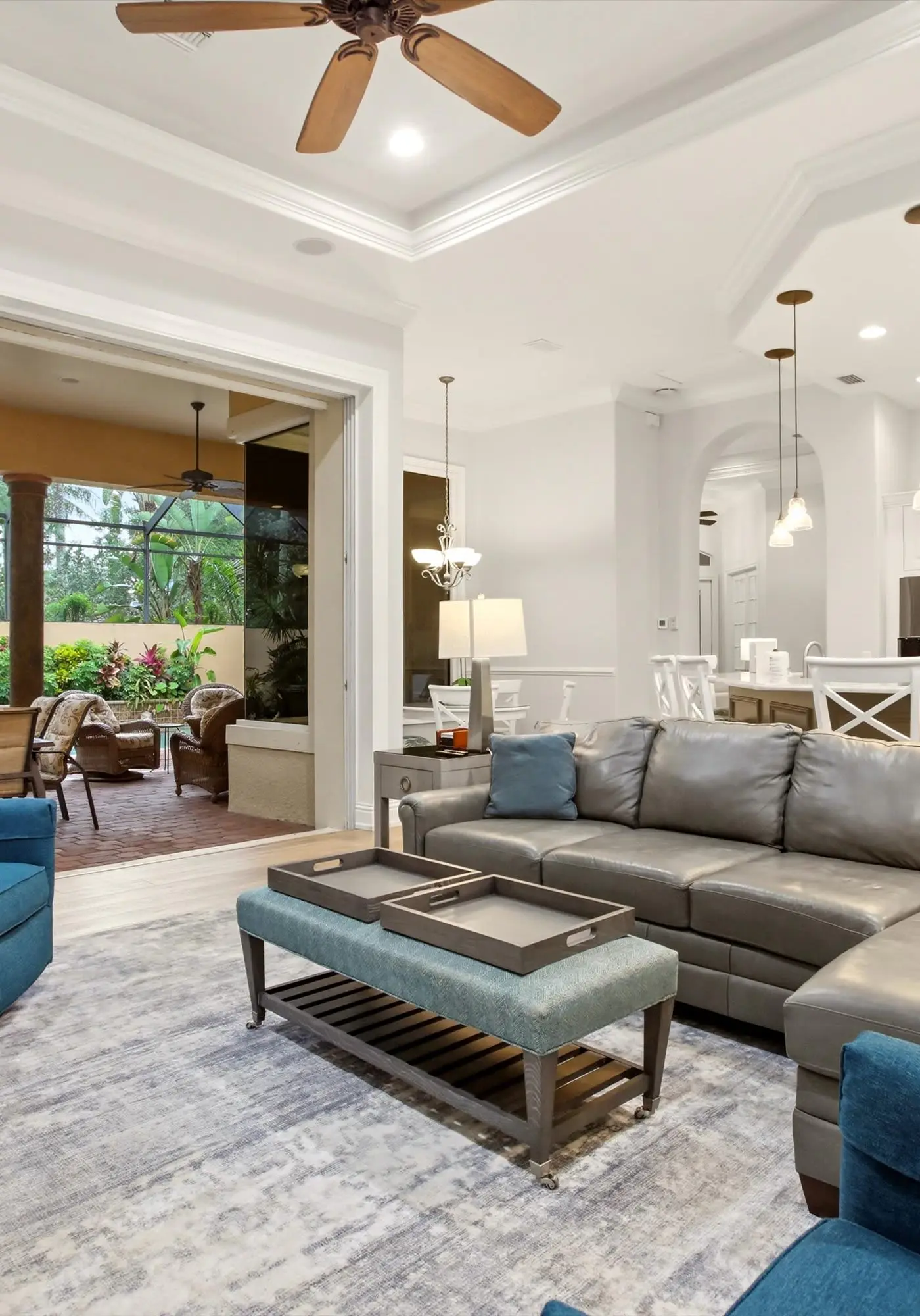 Gorgeous luxury home w private pool & outdoor space
