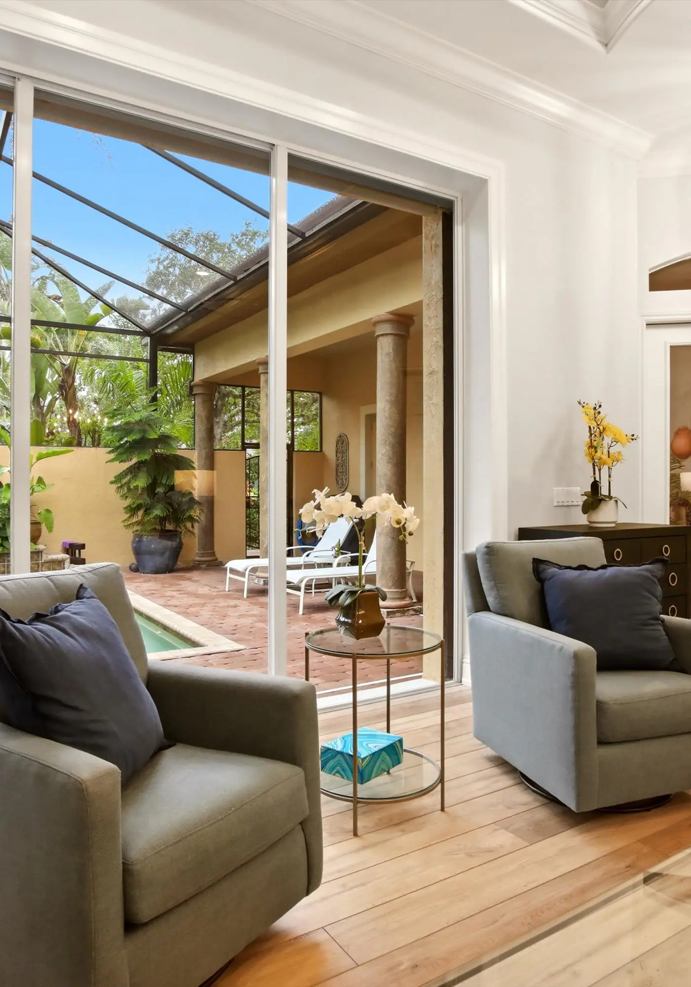 Gorgeous luxury home w private pool & outdoor space